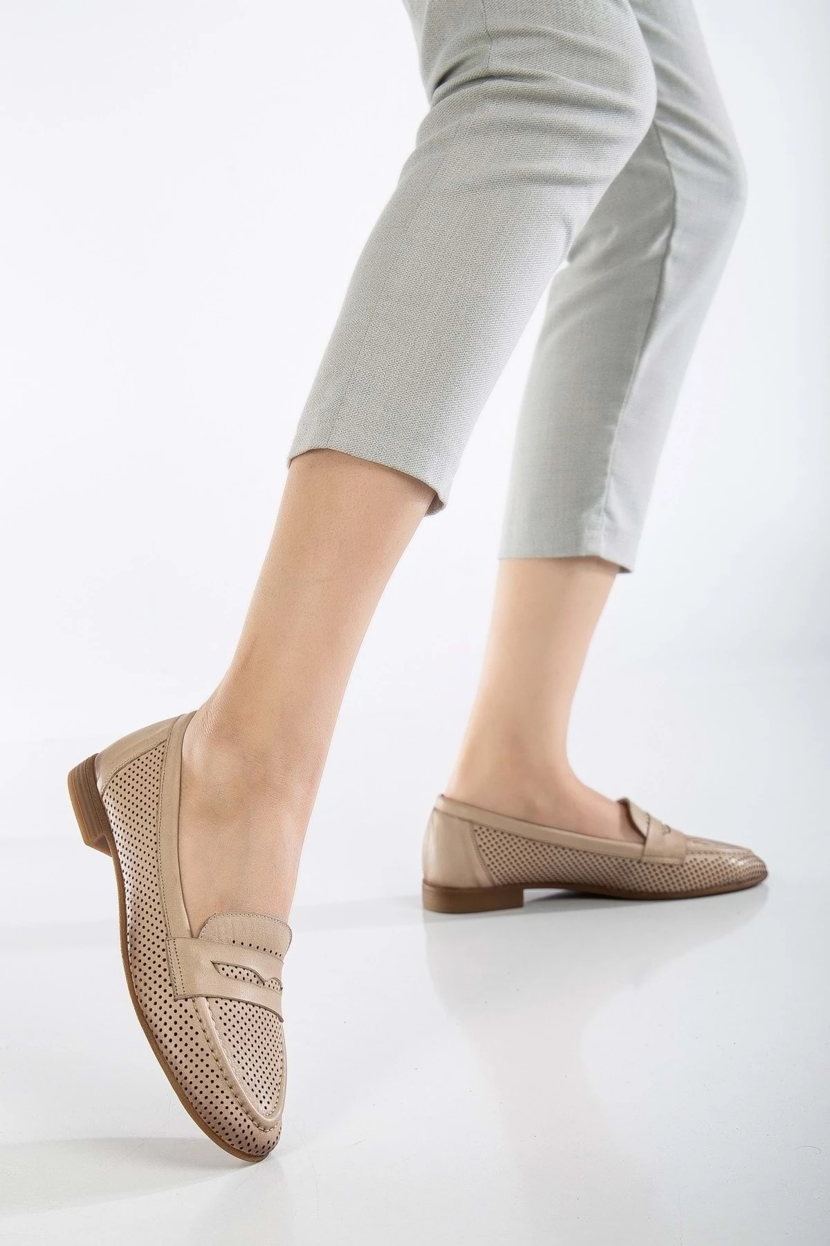 Kadın Hakiki Deri Günlük Saraçlı Lazerli Babet - Bej