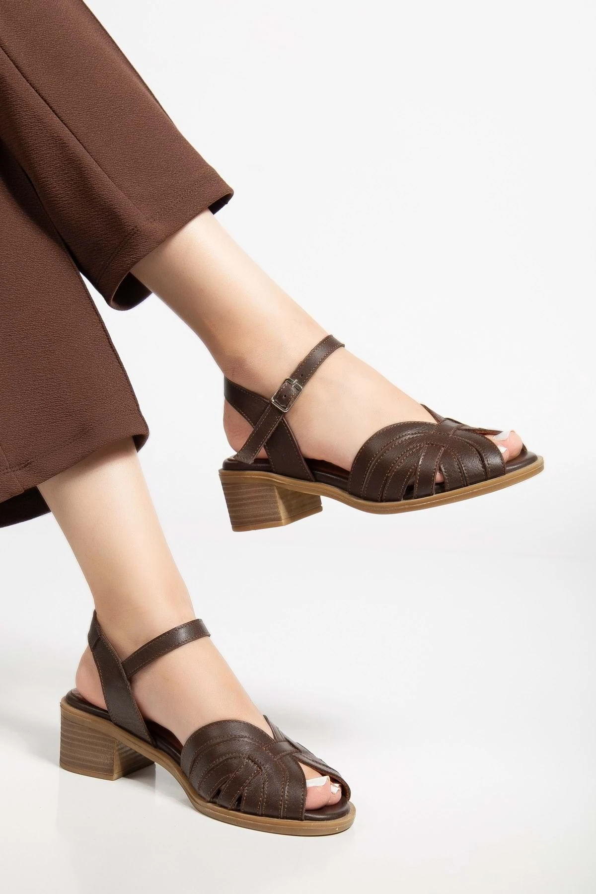 Kadın Hakiki Deri Bilekten Bağlı Sandalet - Kahve