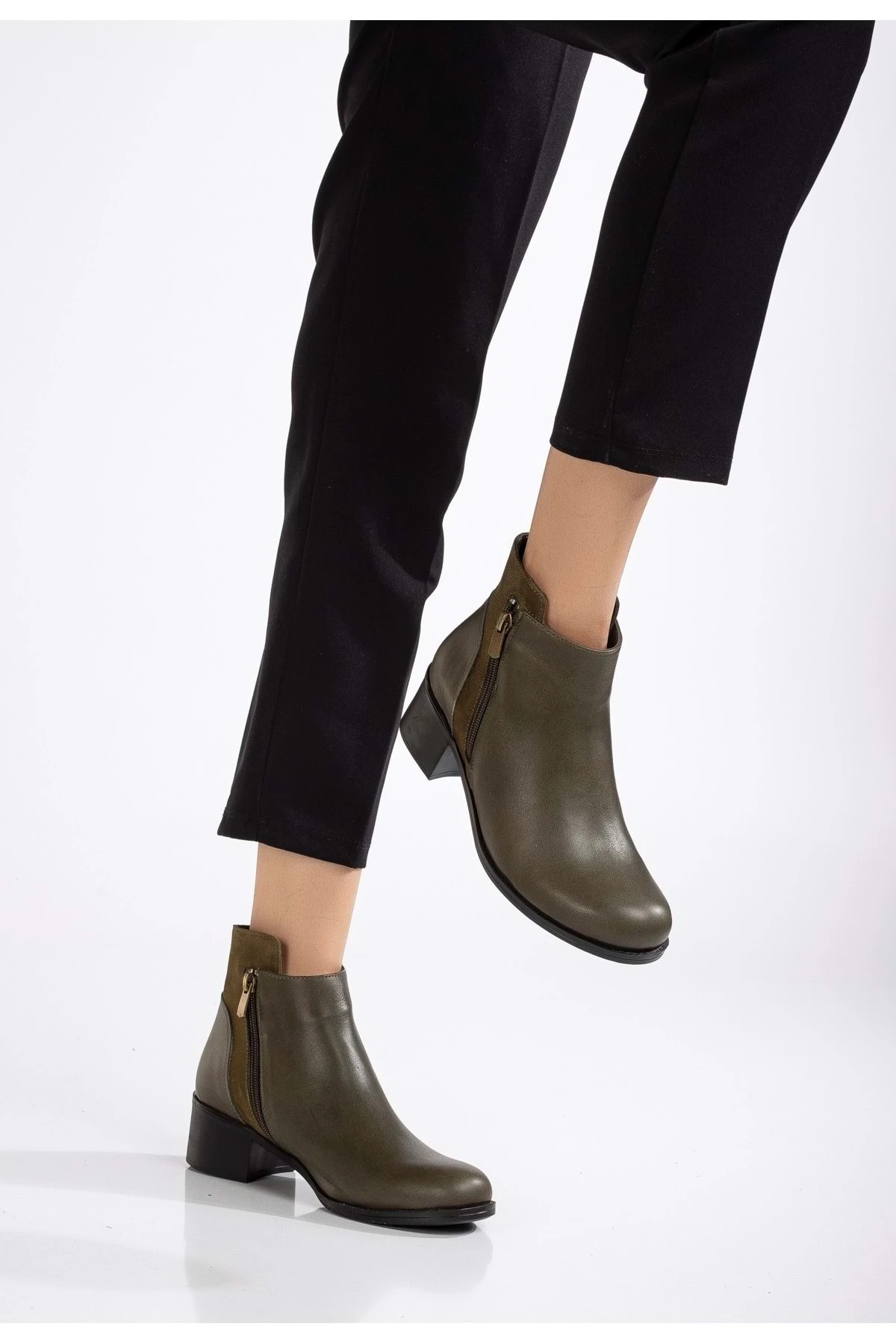 Kadın Hakiki Deri Nubuk Detaylı Kısa Topuklu Bilek Bot