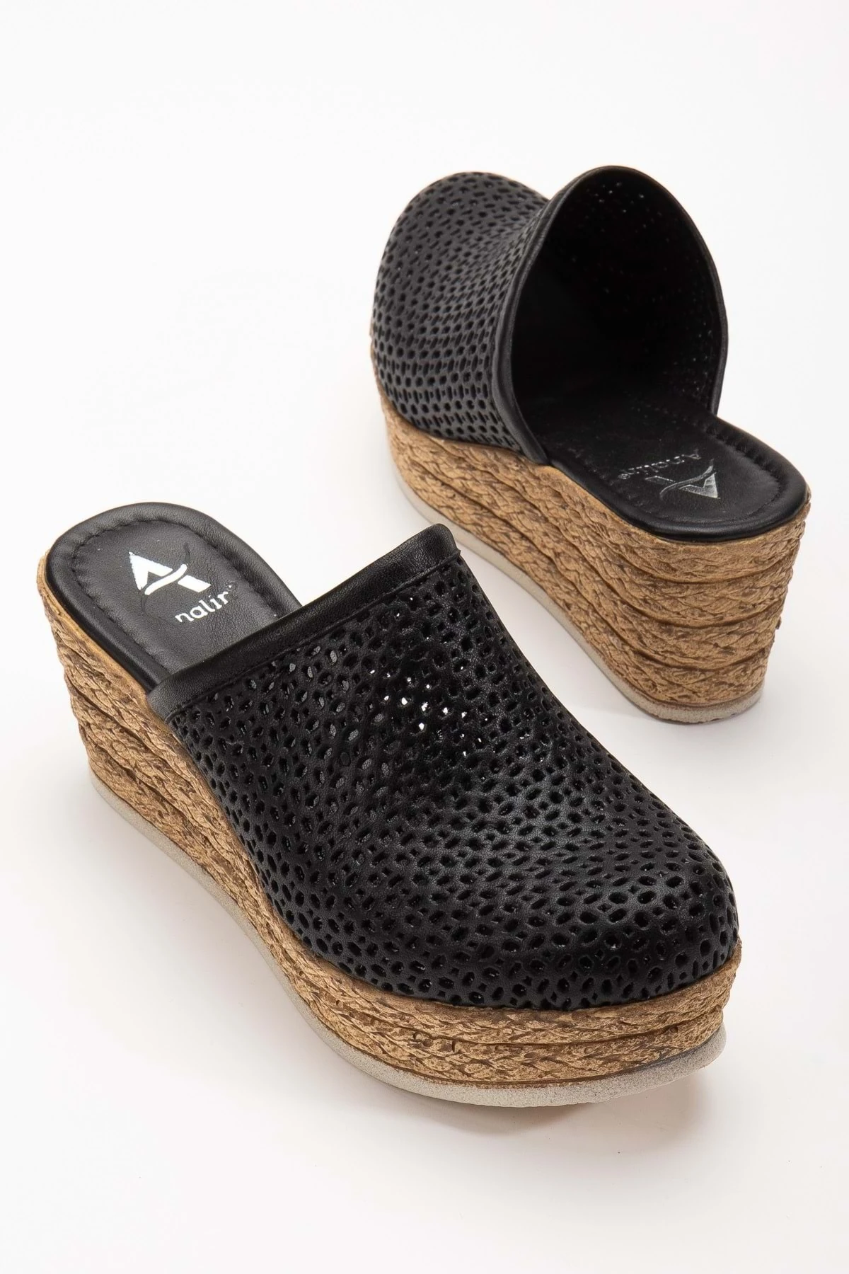 Kadın Hakiki Deri Burnu Kapalı Dolgu Topuk Terlik - SİYAH