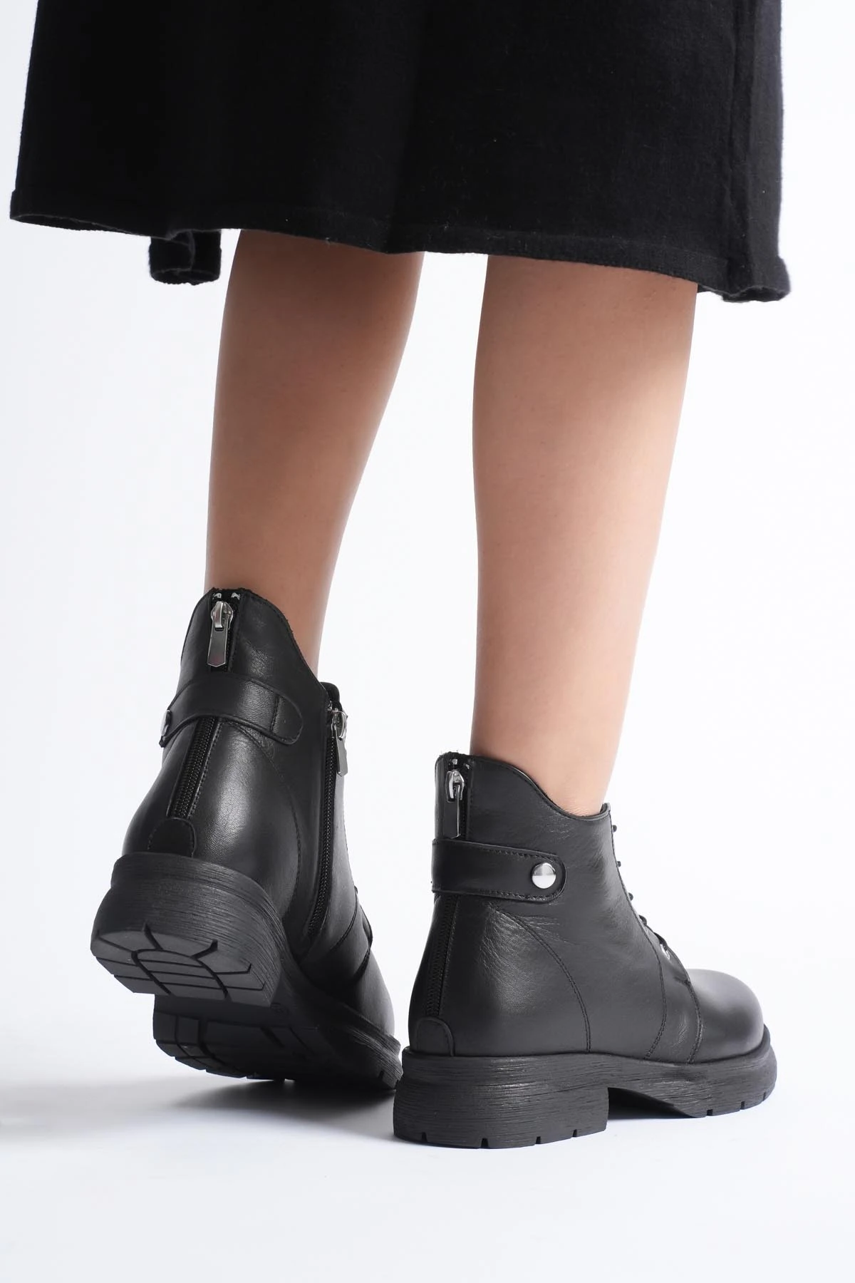 Kadın Hakiki Deri Arkadan Fermuarlı Bot - SIYAH