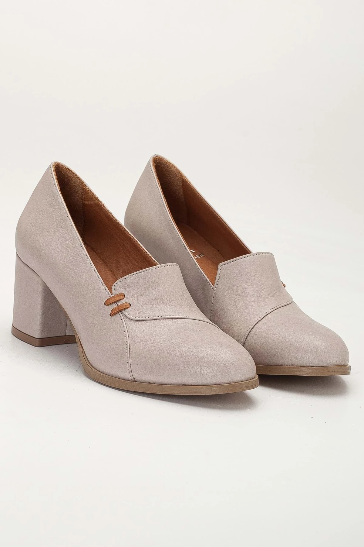Kadın Hakiki Deri Biyeli Topuklu Ayakkabı