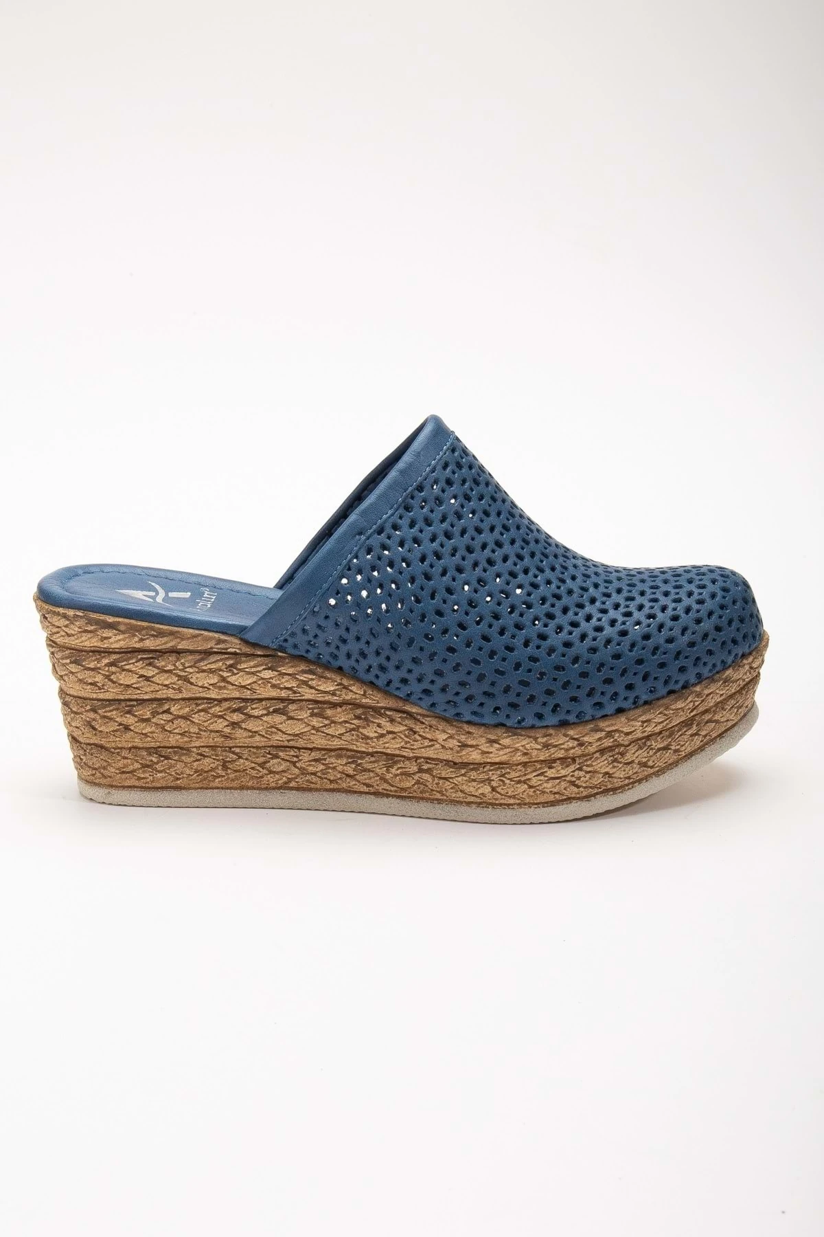 Kadın Hakiki Deri Burnu Kapalı Dolgu Topuk Terlik - WISHES/KOT