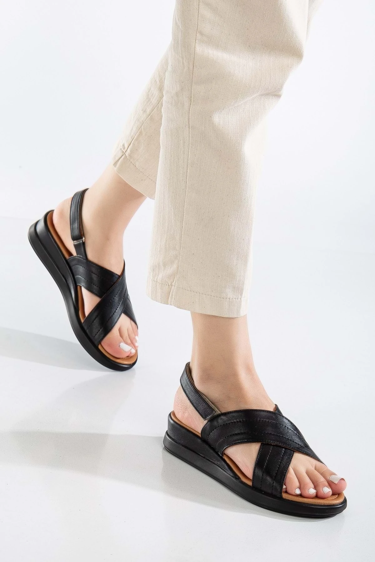 Kadın Hakiki Deri Arkası Cırtlı Sandalet