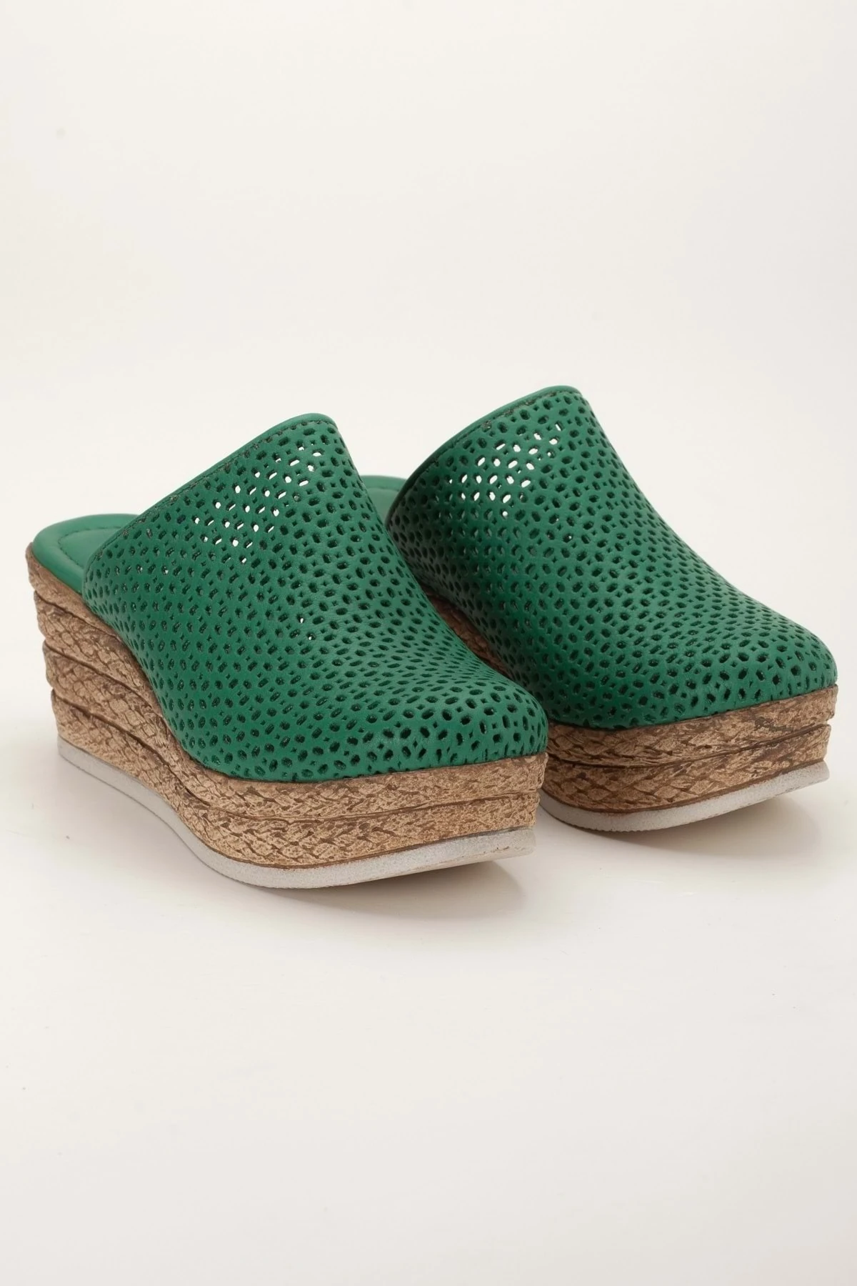 Kadın Hakiki Deri Burnu Kapalı Dolgu Topuk Terlik - Pine