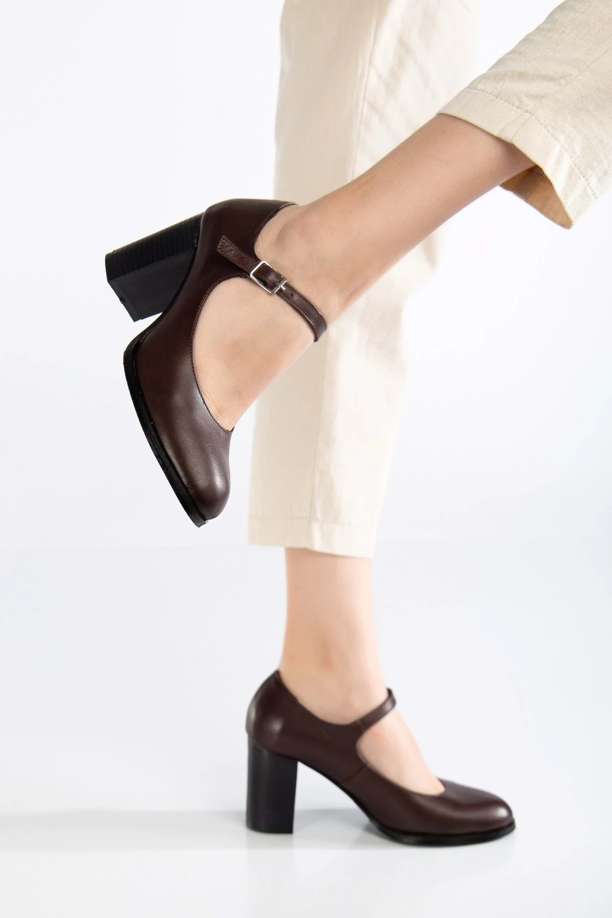 Kadın Hakiki Deri Bantlı Topuklu Ayakkabı - Kahve