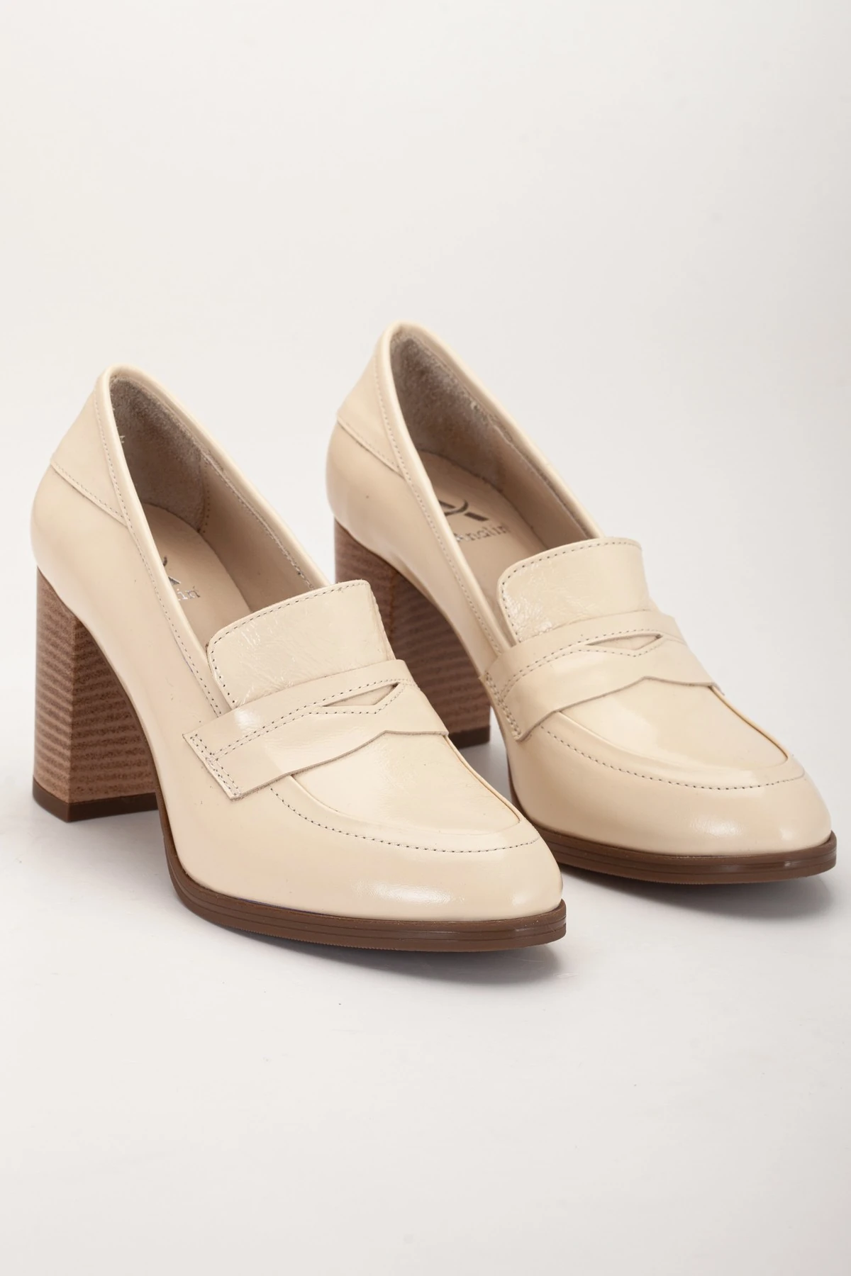 Kadın Hakiki Deri Saraçlı Klasik Topuklu Ayakkabı - Bej