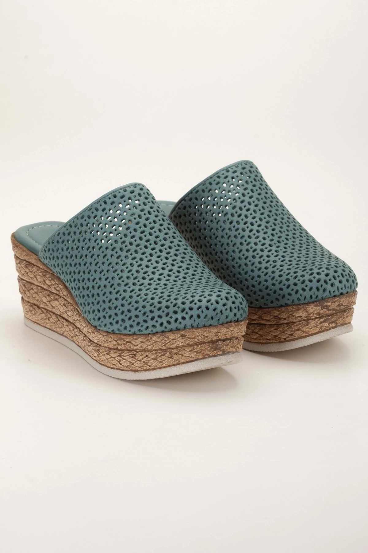 Kadın Hakiki Deri Burnu Kapalı Dolgu Topuk Terlik - MAVİ