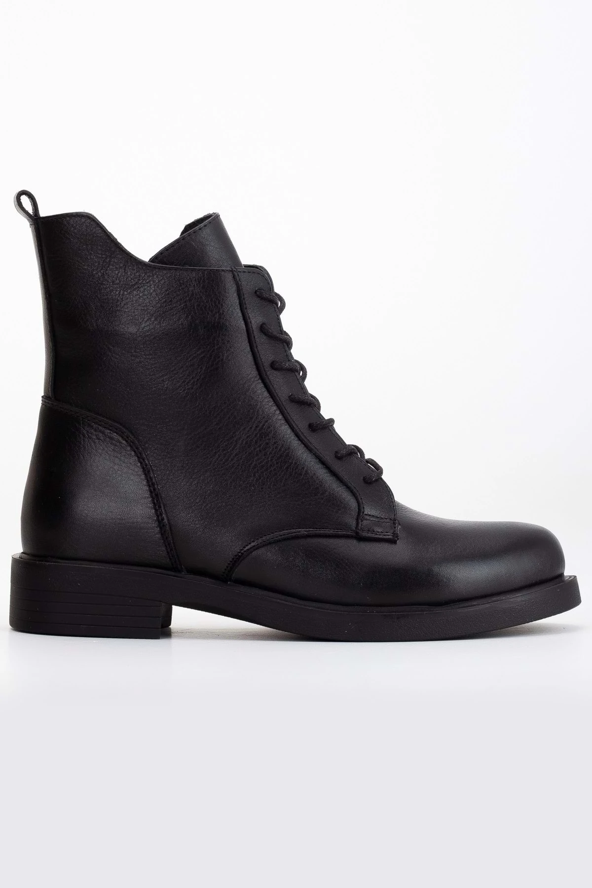 Kadın Hakiki Deri Klasik Bağcıklı Fermuarlı Bot - SİYAH