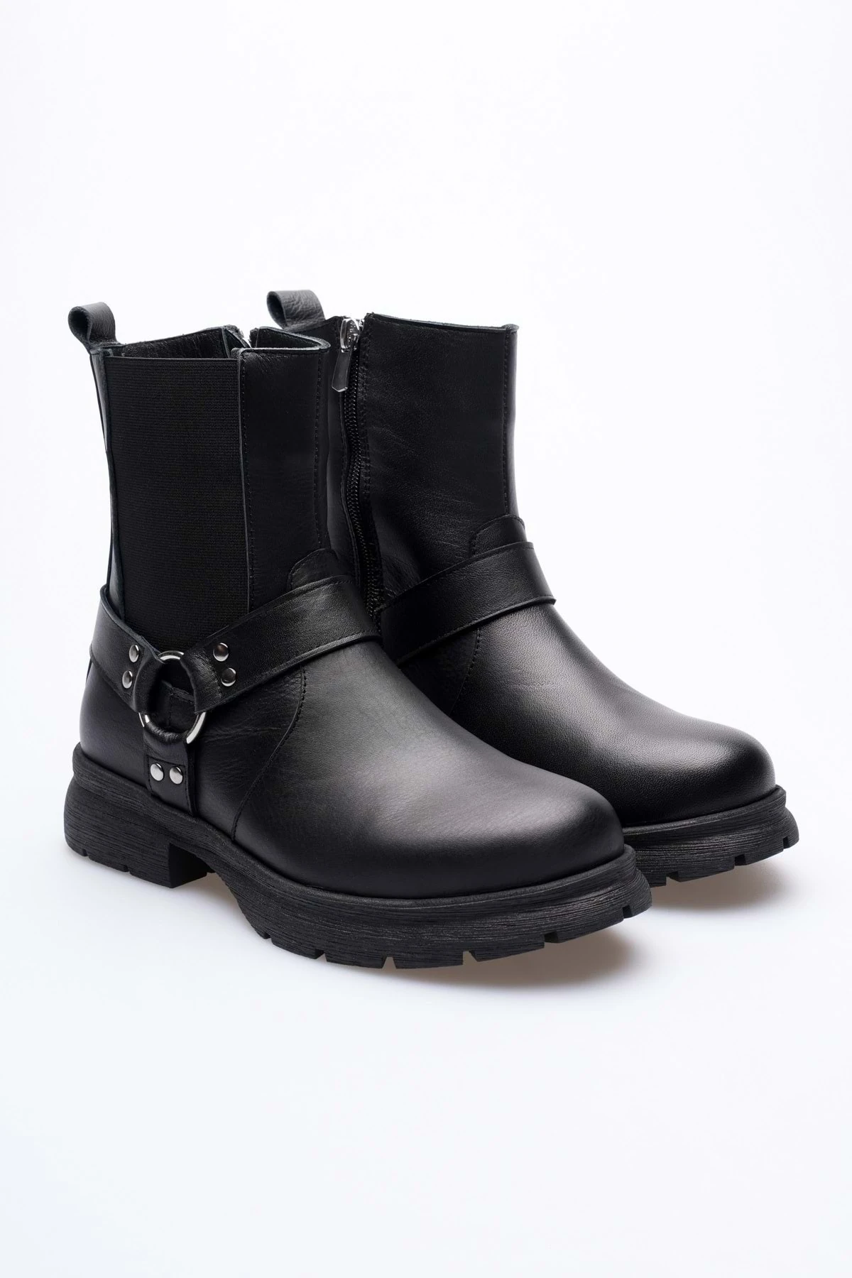 Kadın Hakiki Deri Metal Aksesuarlı Bot
