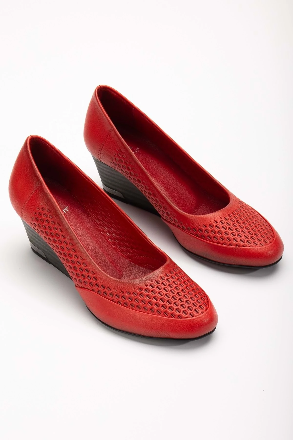 Kadın Hakiki Deri Petek Baskılı Dolgu Topuklu Ayakkabı