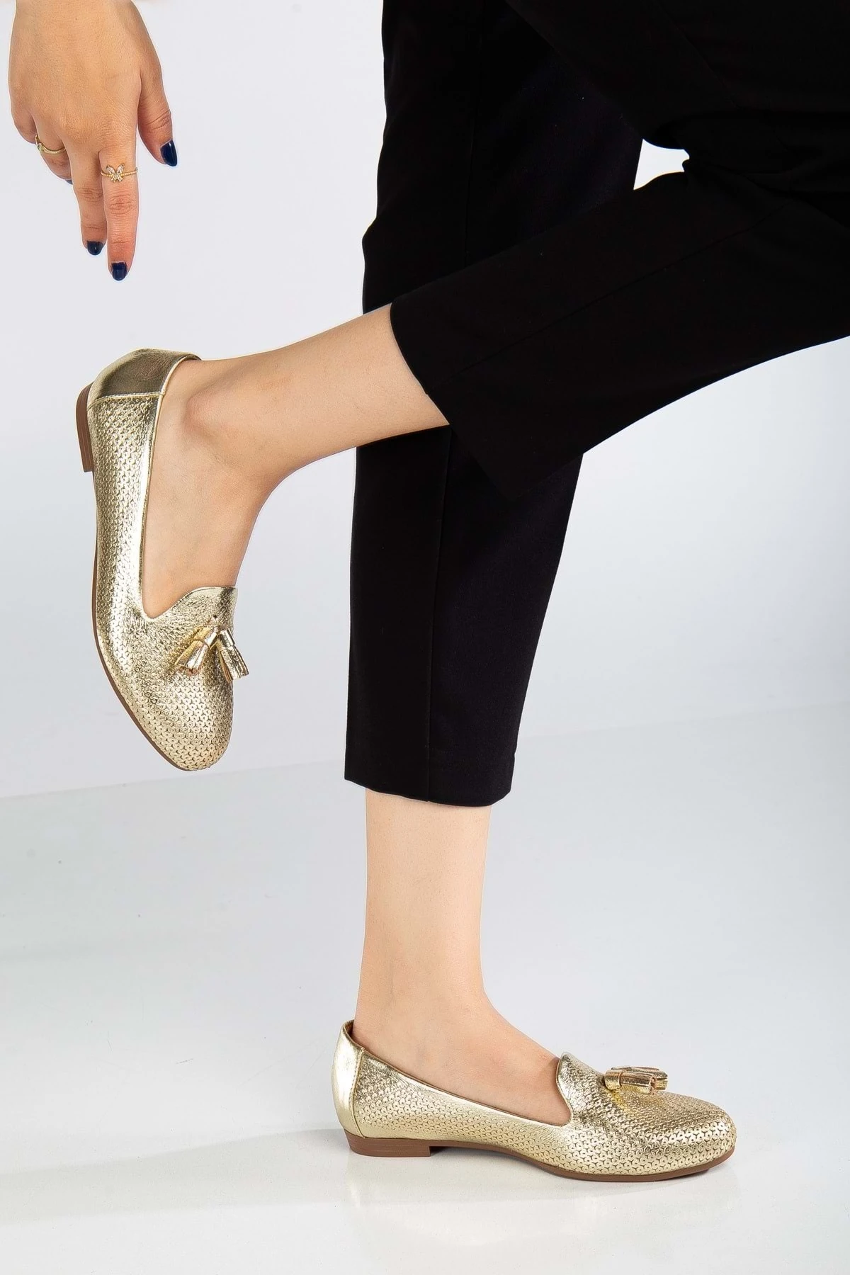 Kadın Hakiki Deri Baskılı Püsküllü Babet - Altın