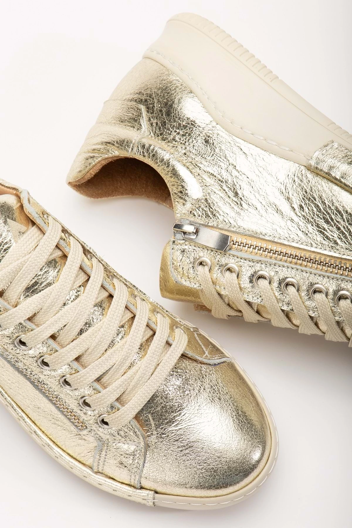 Kadın Hakiki Deri Fermuarlı Spor Ayakkabı - Altın