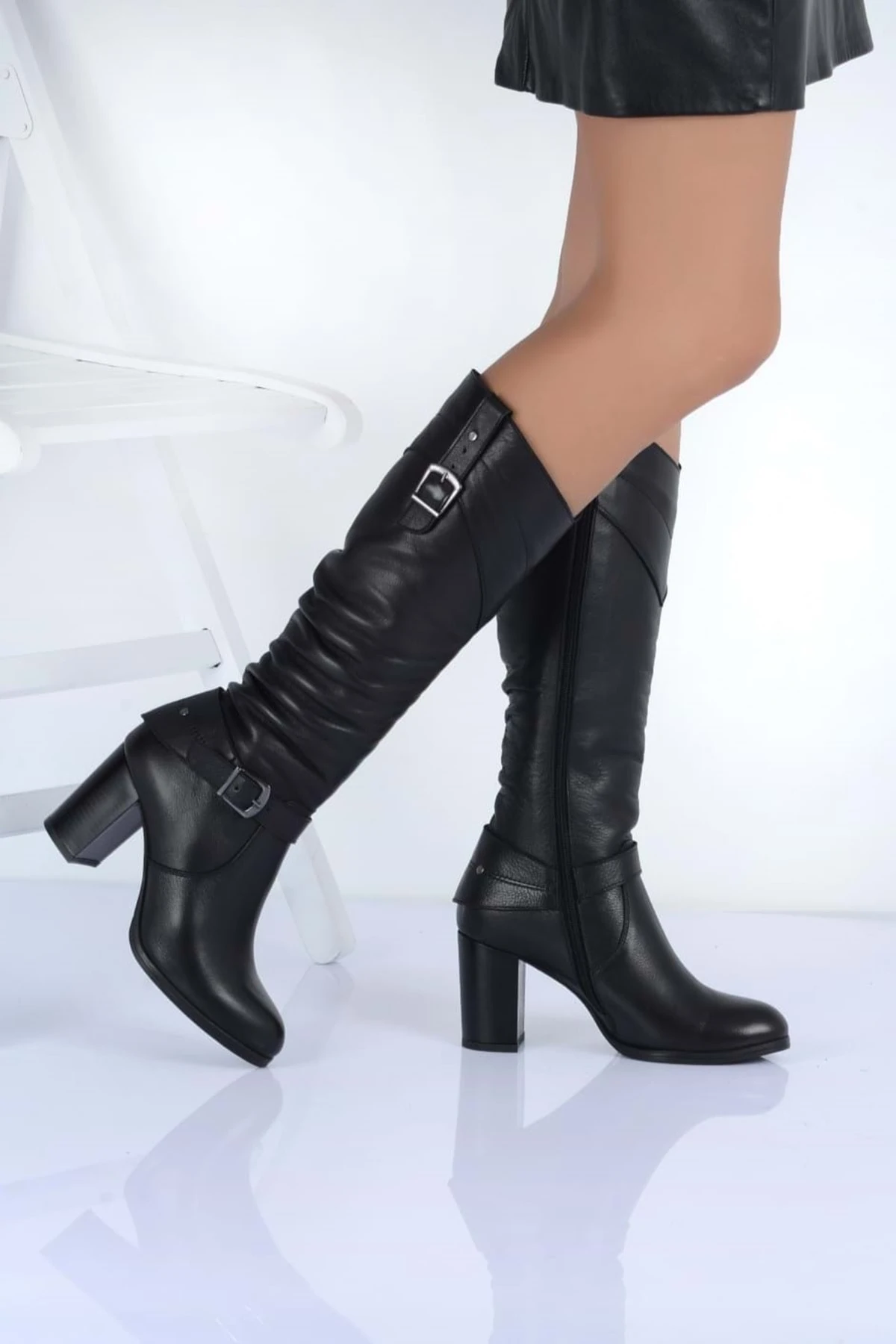 Kadın Hakiki Deri Körüklü Toka Detaylı Topuklu Çizme - SİYAH