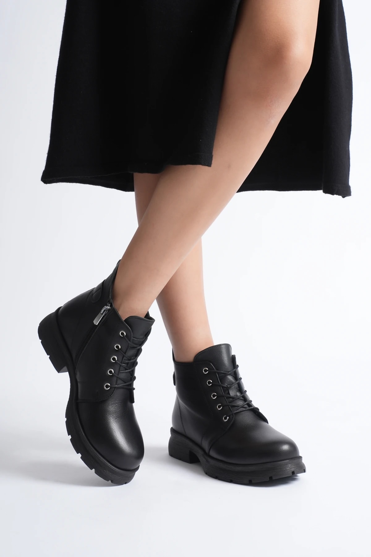 Kadın Hakiki Deri Arkadan Fermuarlı Bot - SIYAH