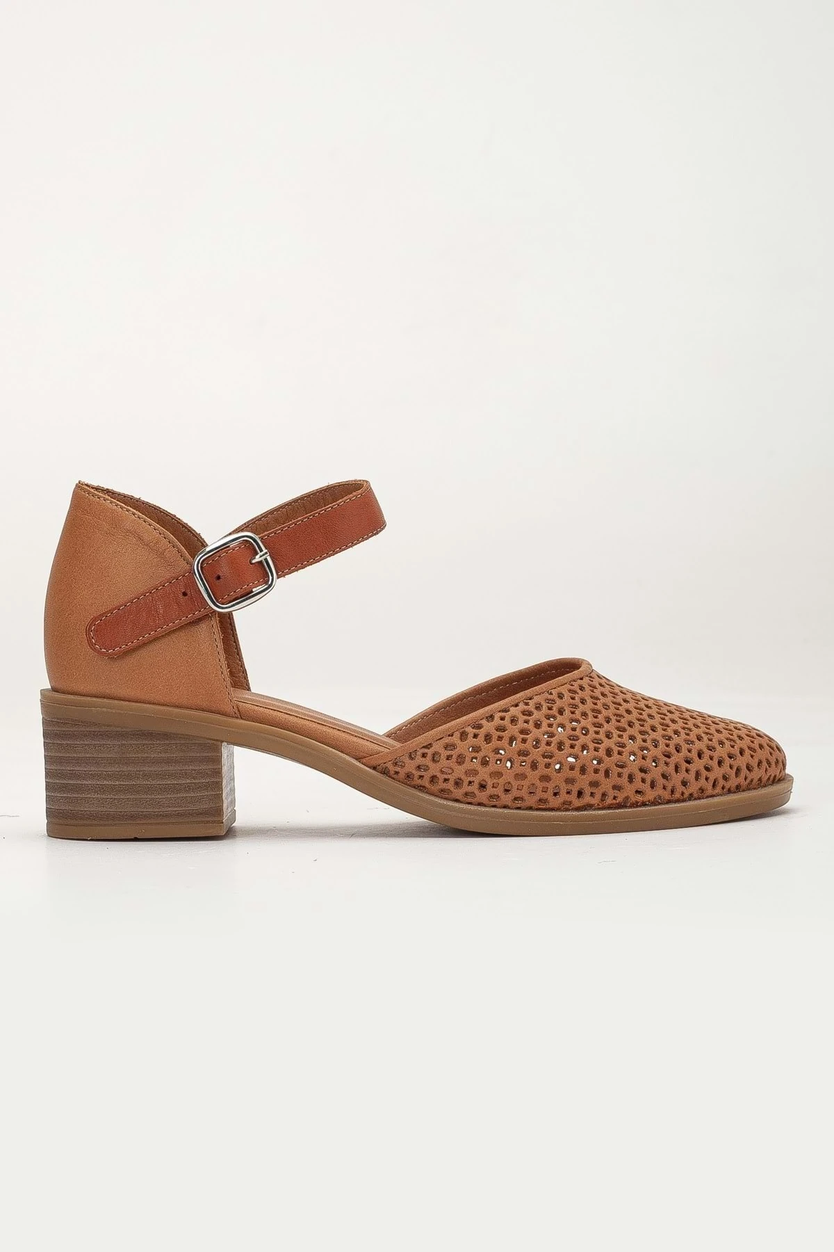 Kadın Hakiki Deri Burnu Kapalı Delikli Sandalet - Taba