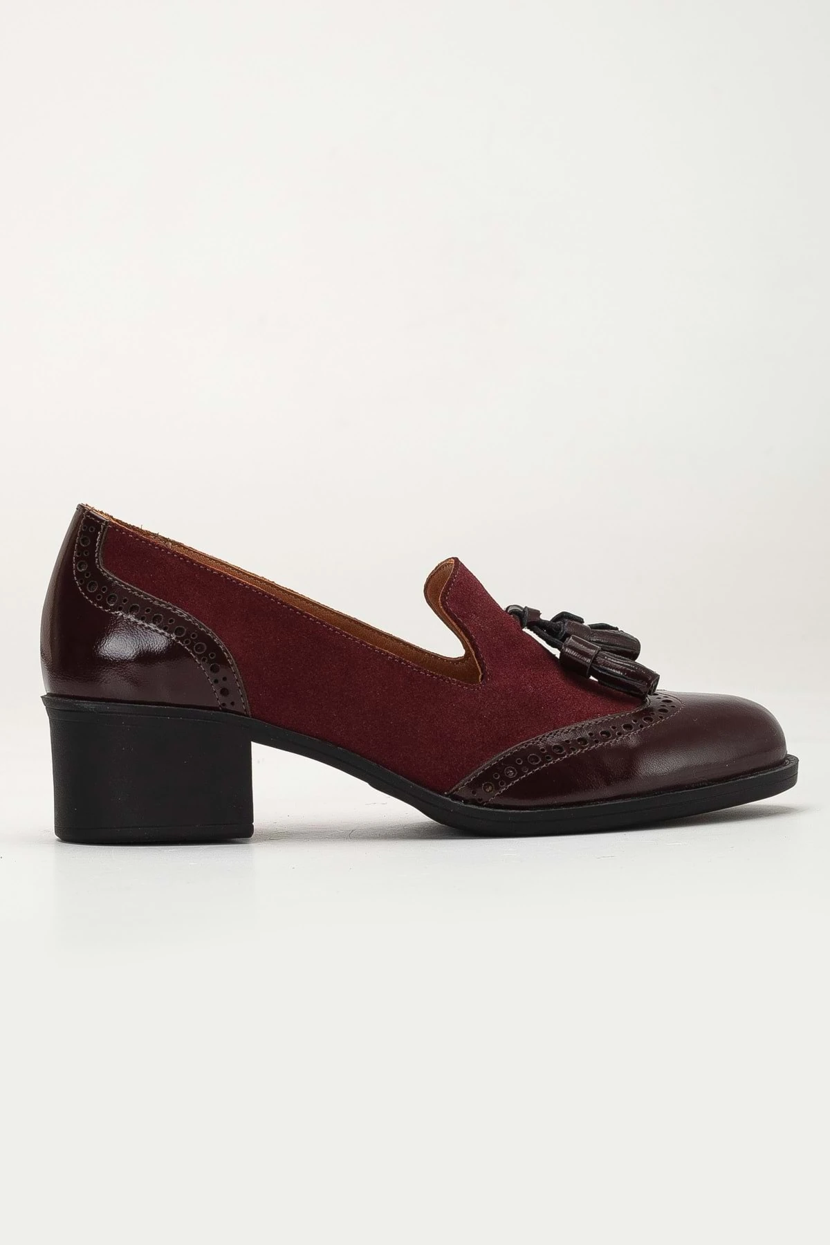 Kadın Hakiki Deri Püskül Detaylı Şık Ayakkabı