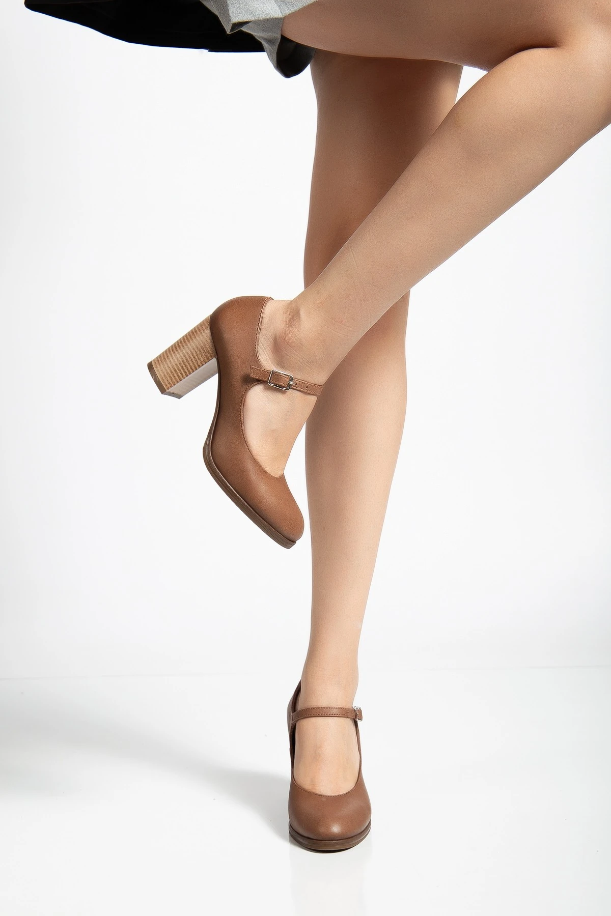 Kadın Hakiki Deri Bantlı Topuklu Ayakkabı - CEVİZ