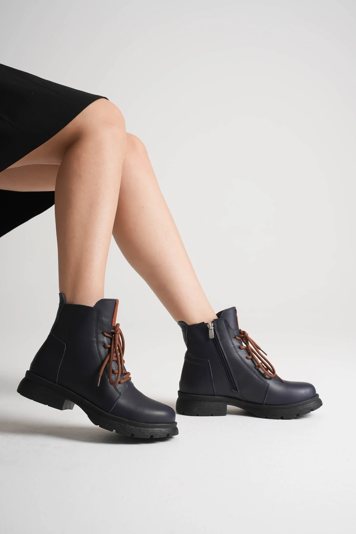 Kadın Hakiki Deri Fermuarlı Bağcıklı Günlük Bot