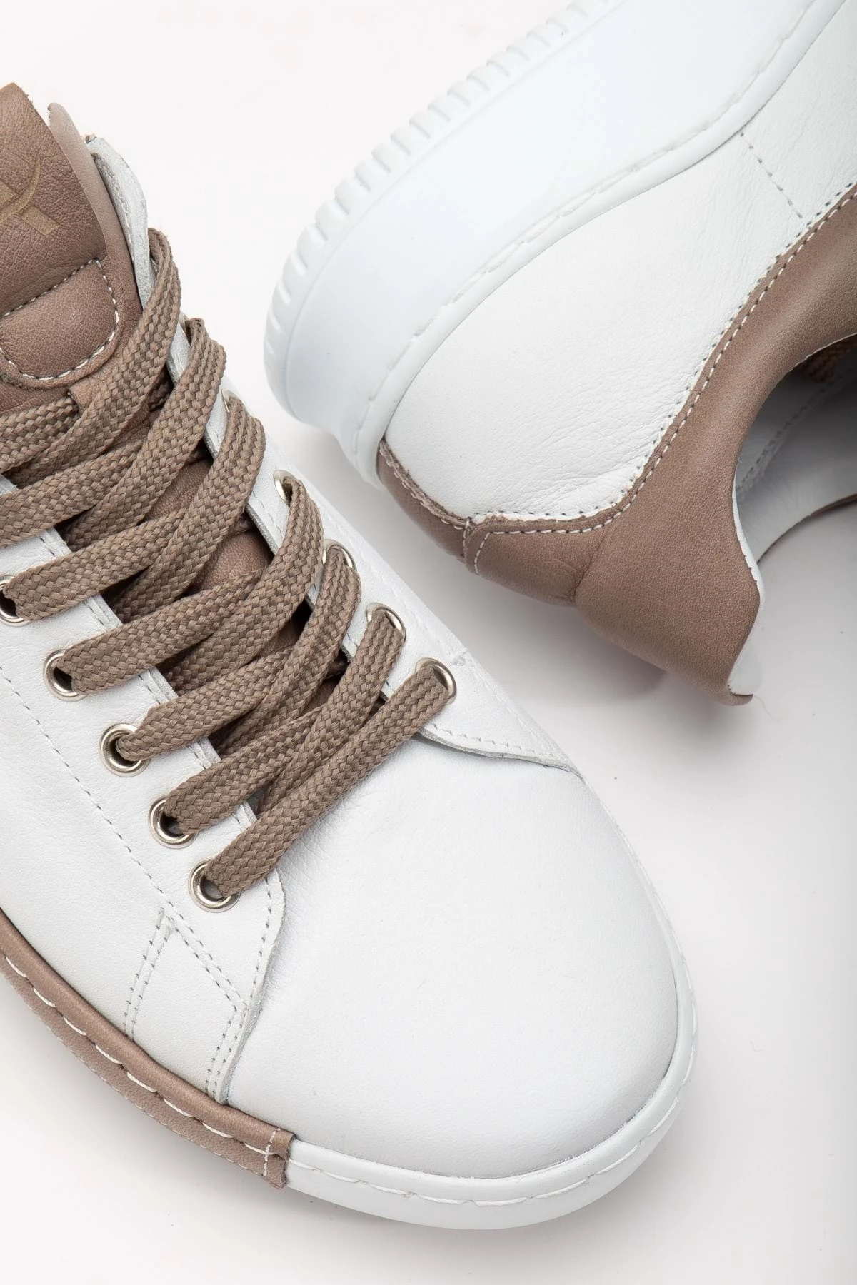 Kadın Hakiki Deri Bağcıklı Spor Ayakkabı - BEYAZ VİZON