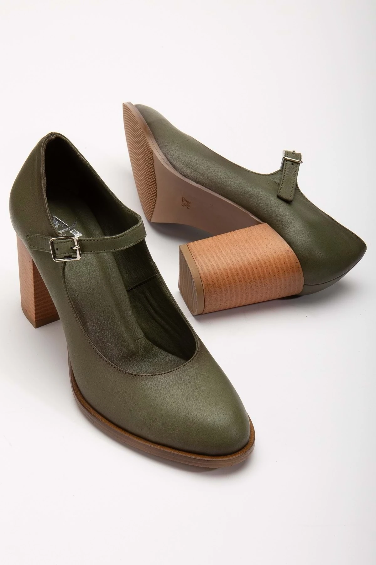 Kadın Hakiki Deri Bantlı Topuklu Ayakkabı