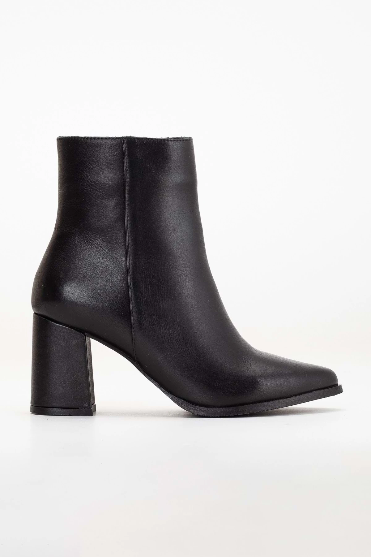 Kadın Hakiki Deri Sivri Burun Kalın Topuklu Bot - SİYAH