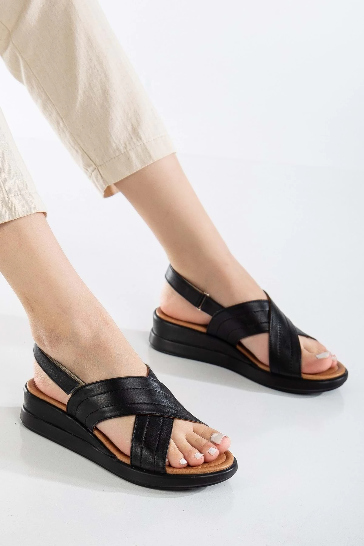 Kadın Hakiki Deri Arkası Cırtlı Sandalet