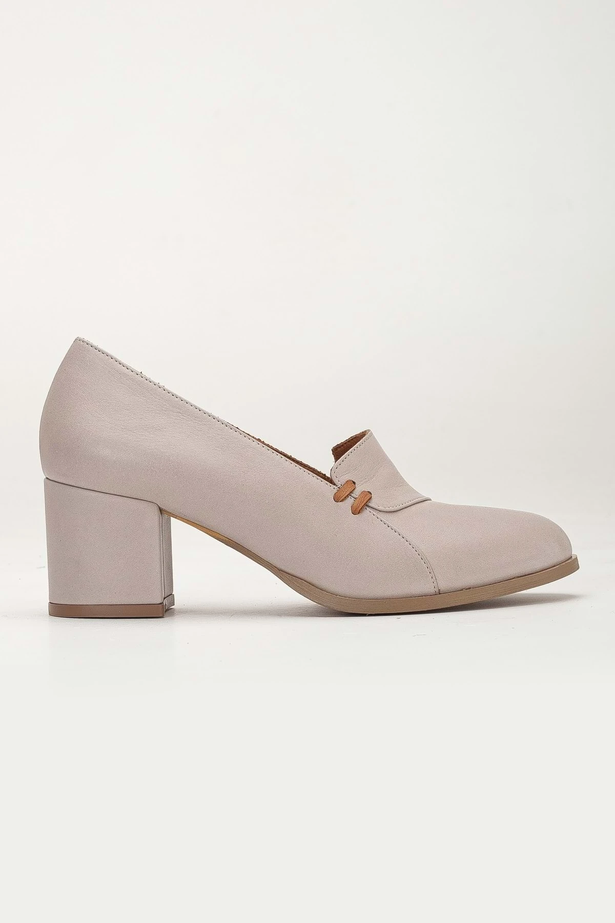 Kadın Hakiki Deri Biyeli Topuklu Ayakkabı