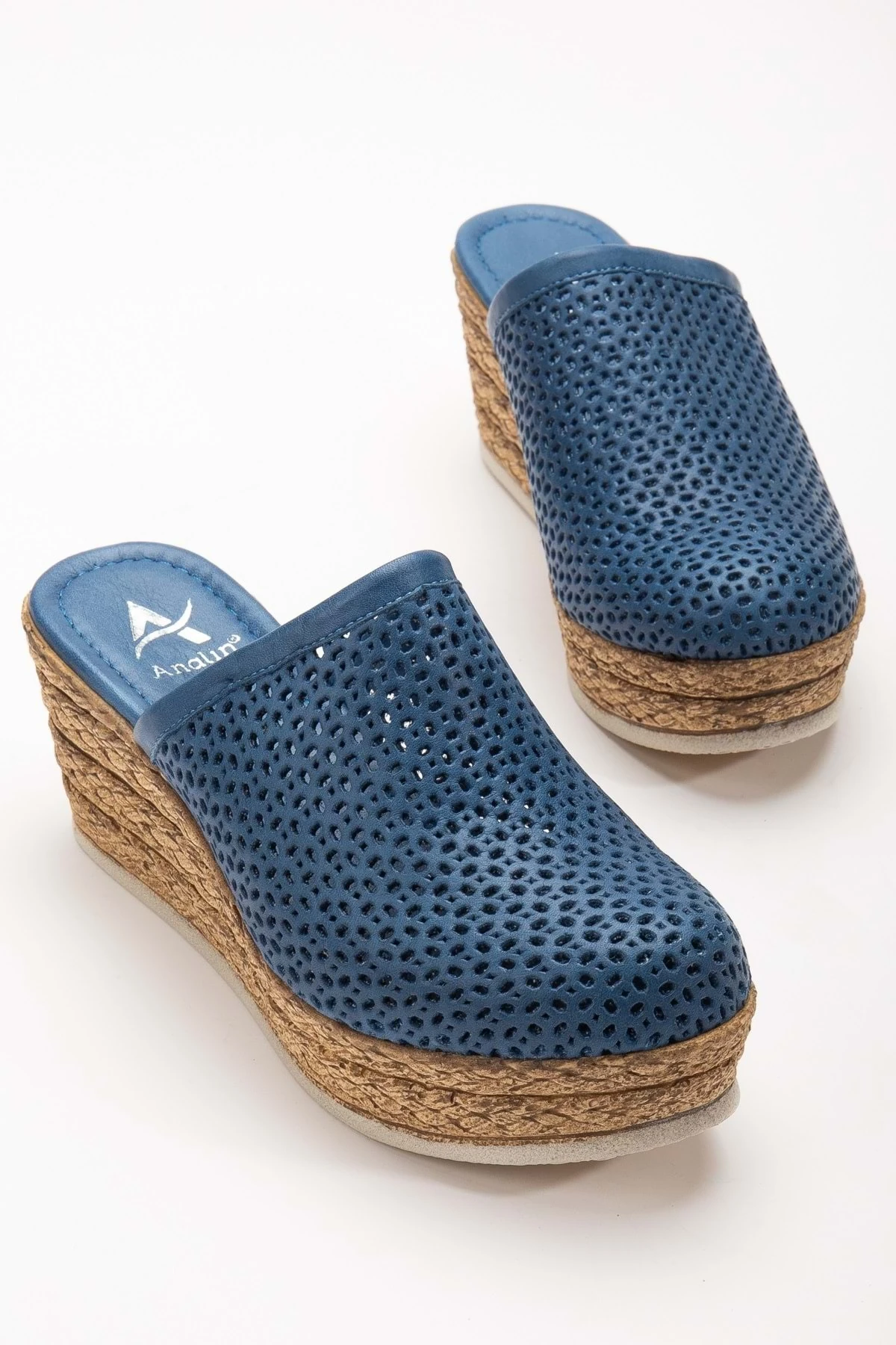 Kadın Hakiki Deri Burnu Kapalı Dolgu Topuk Terlik - WISHES/KOT