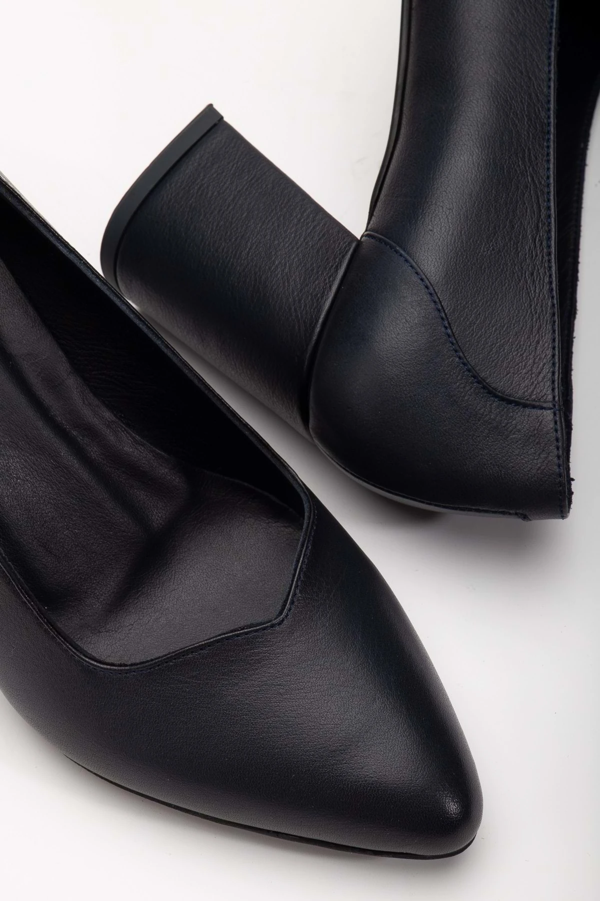 Kadın Hakiki Deri Klasik Kalın Topuklu Ayakkabı - LACİVERT