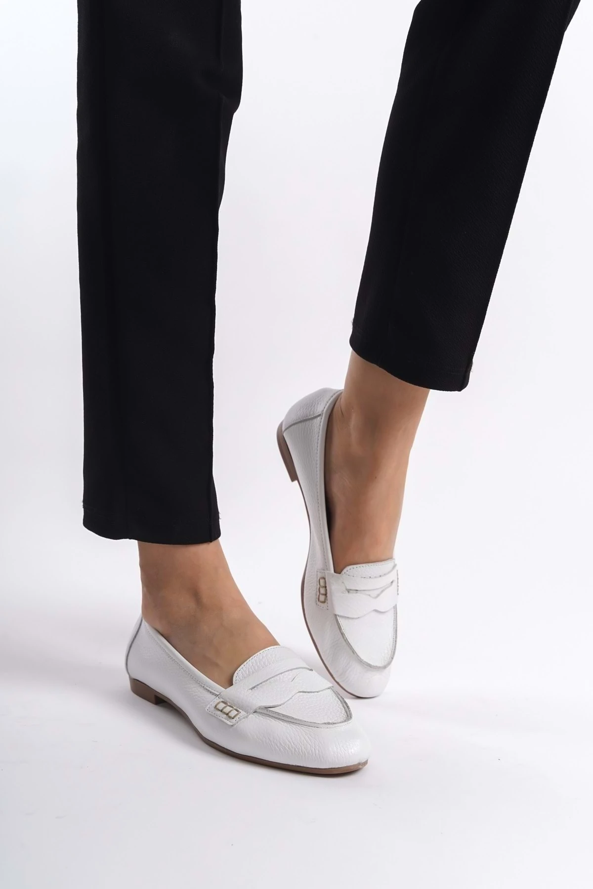 Kadın Hakiki Deri Saraçlı Rahat Babet - BEYAZ