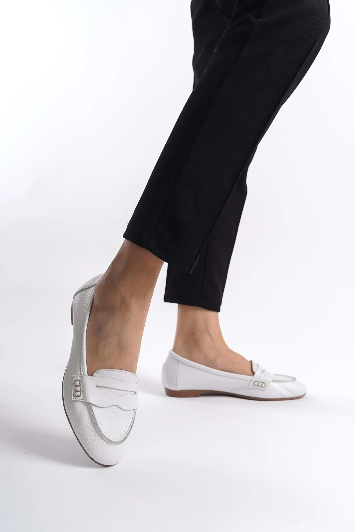 Kadın Hakiki Deri Saraçlı Rahat Babet - BEYAZ