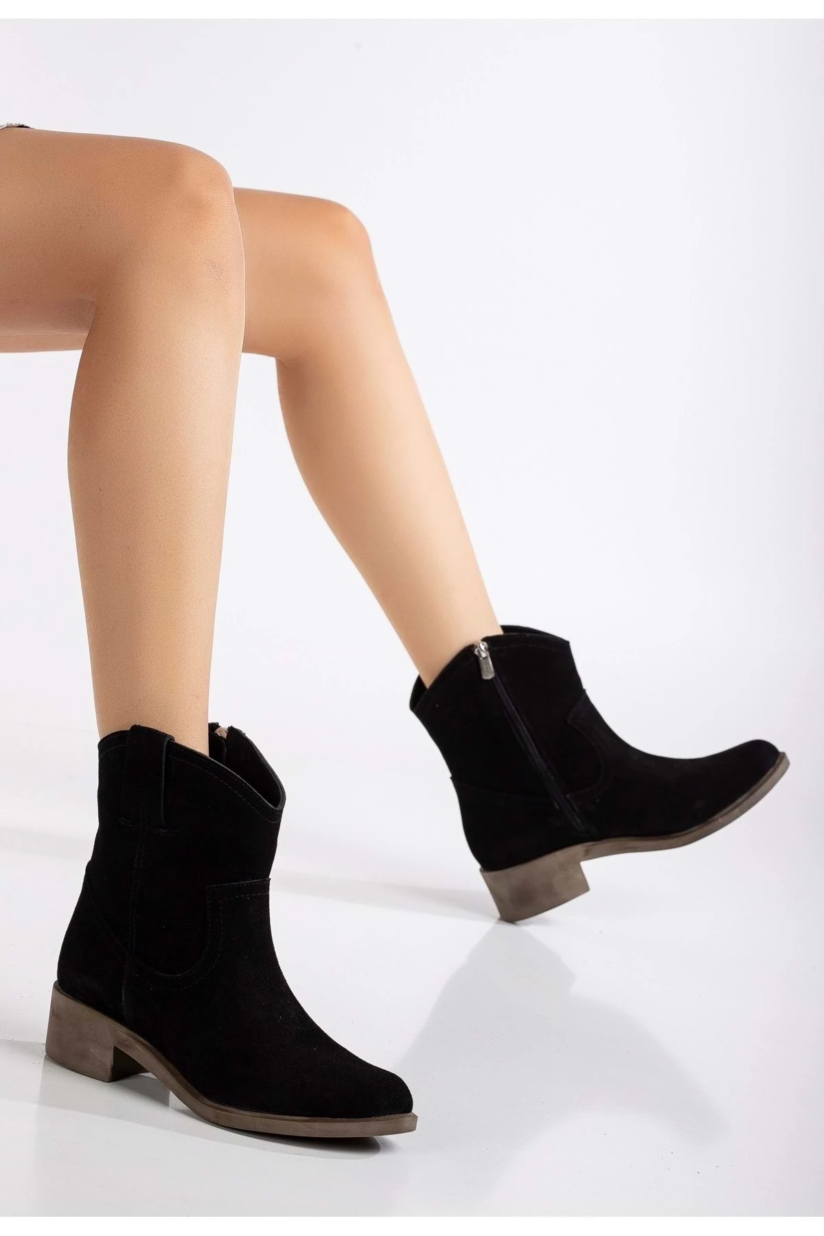 Deri Kadın Kovboy Bot