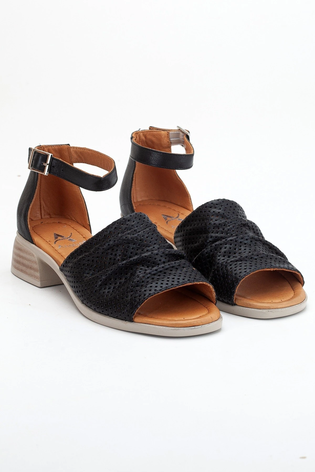Kadın Hakiki Deri Kalın Bantlı Alçak Topuklu Sandalet