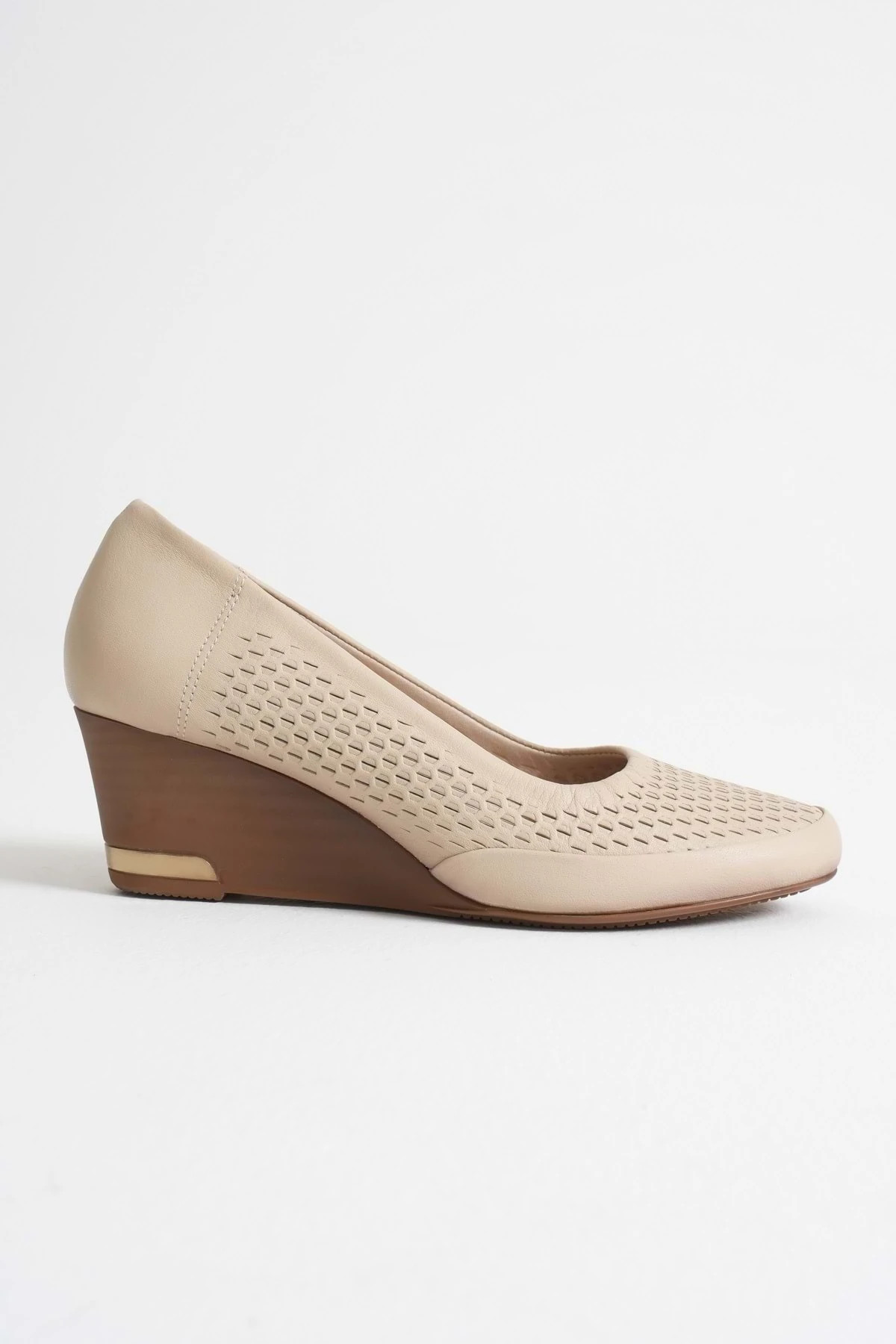 Kadın Hakiki Deri Petek Baskılı Dolgu Topuklu Ayakkabı