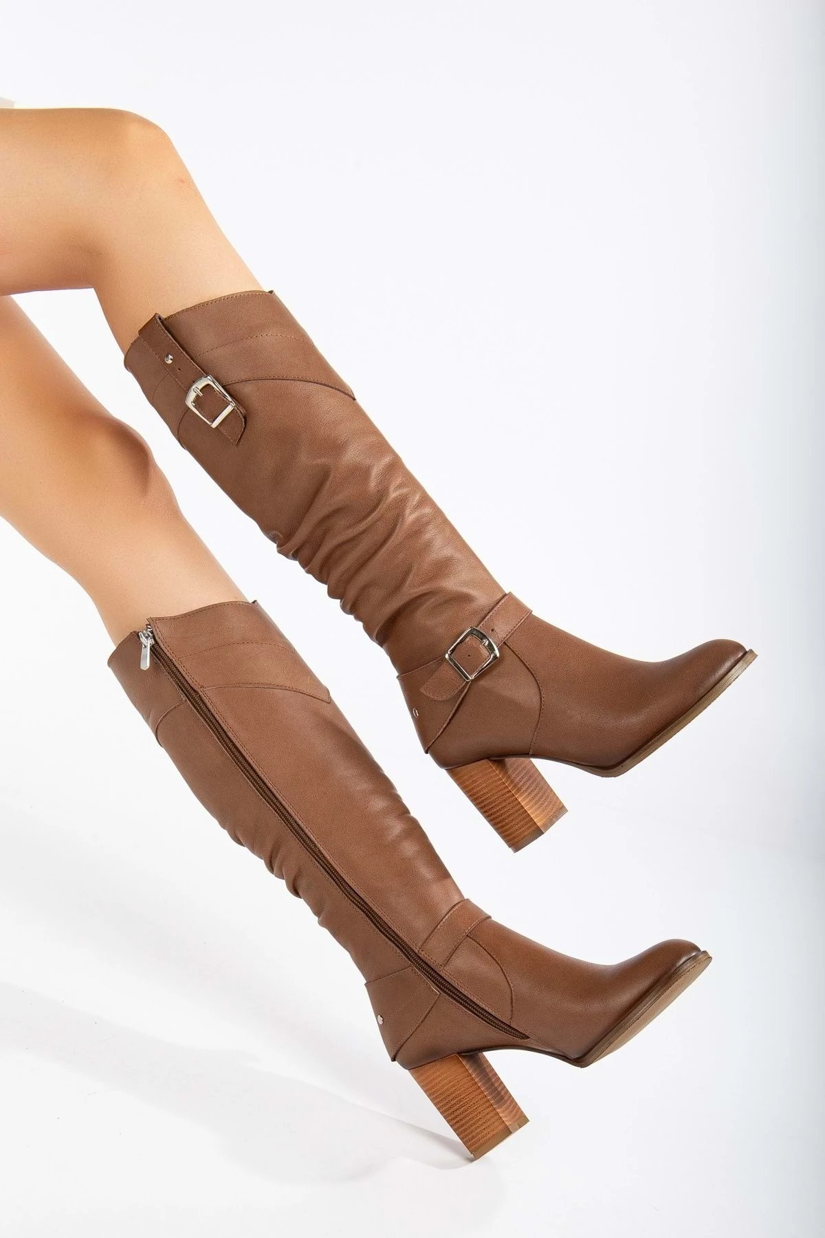 Kadın Hakiki Deri Körüklü Toka Detaylı Topuklu Çizme - CEVİZ