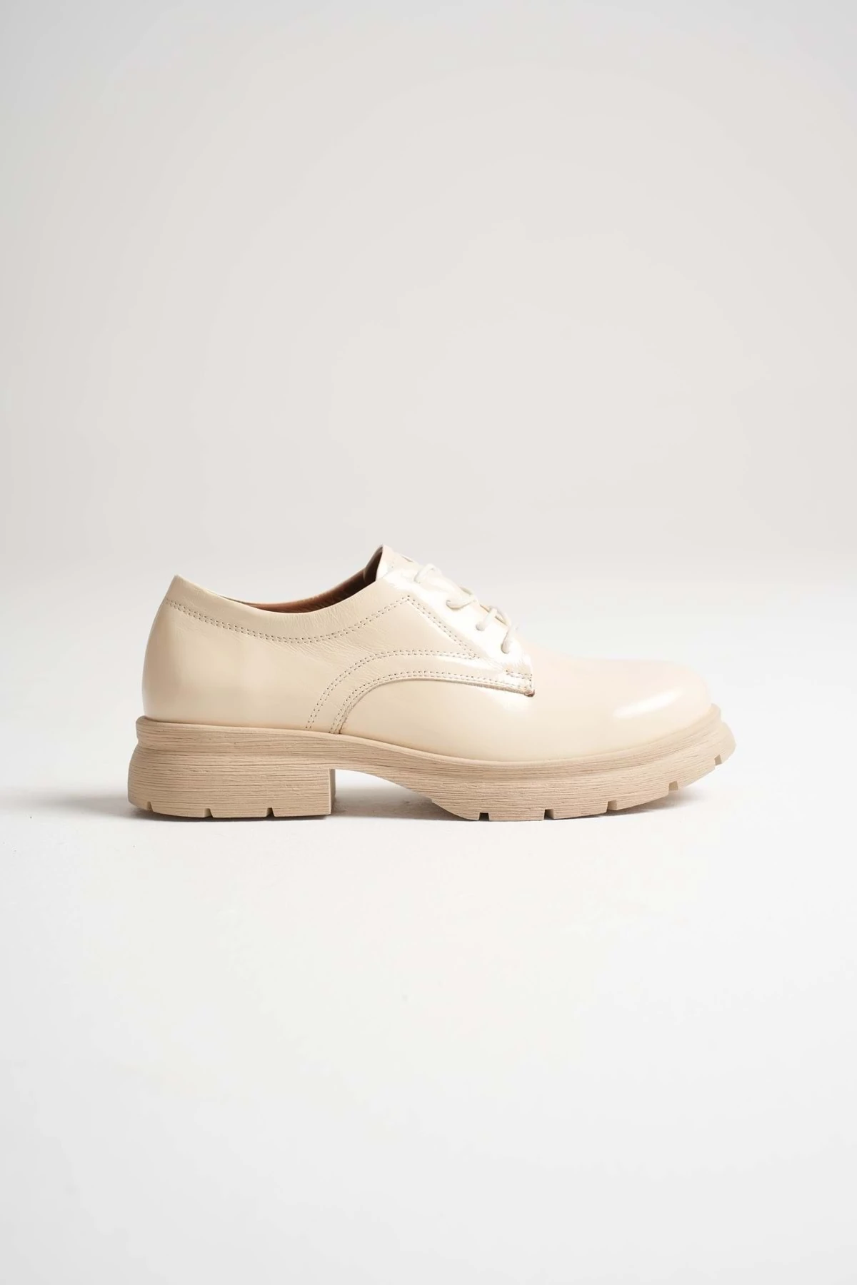 Kadın Hakiki Deri Bağcıklı Oxford Ayakkabı - BEJ RUGAN