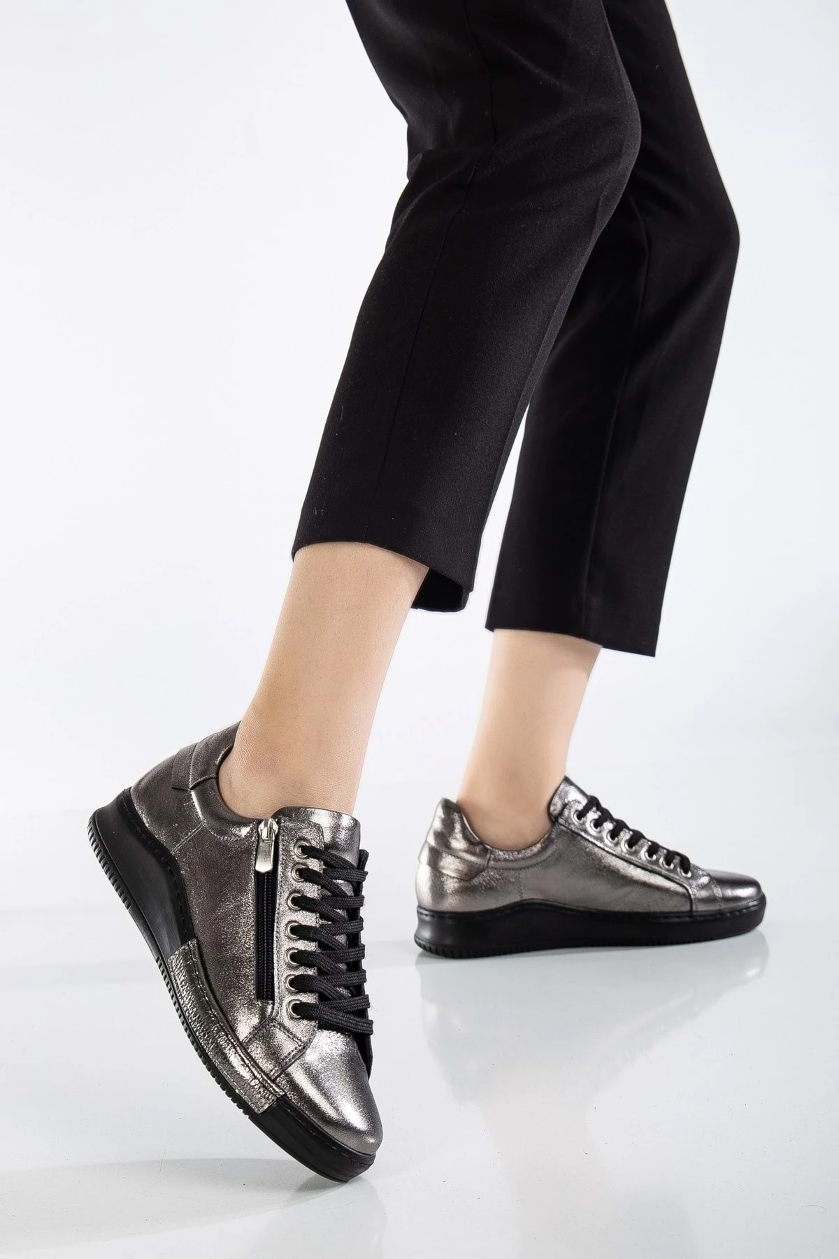 Kadın Hakiki Deri Fermuarlı Spor Ayakkabı - Platin