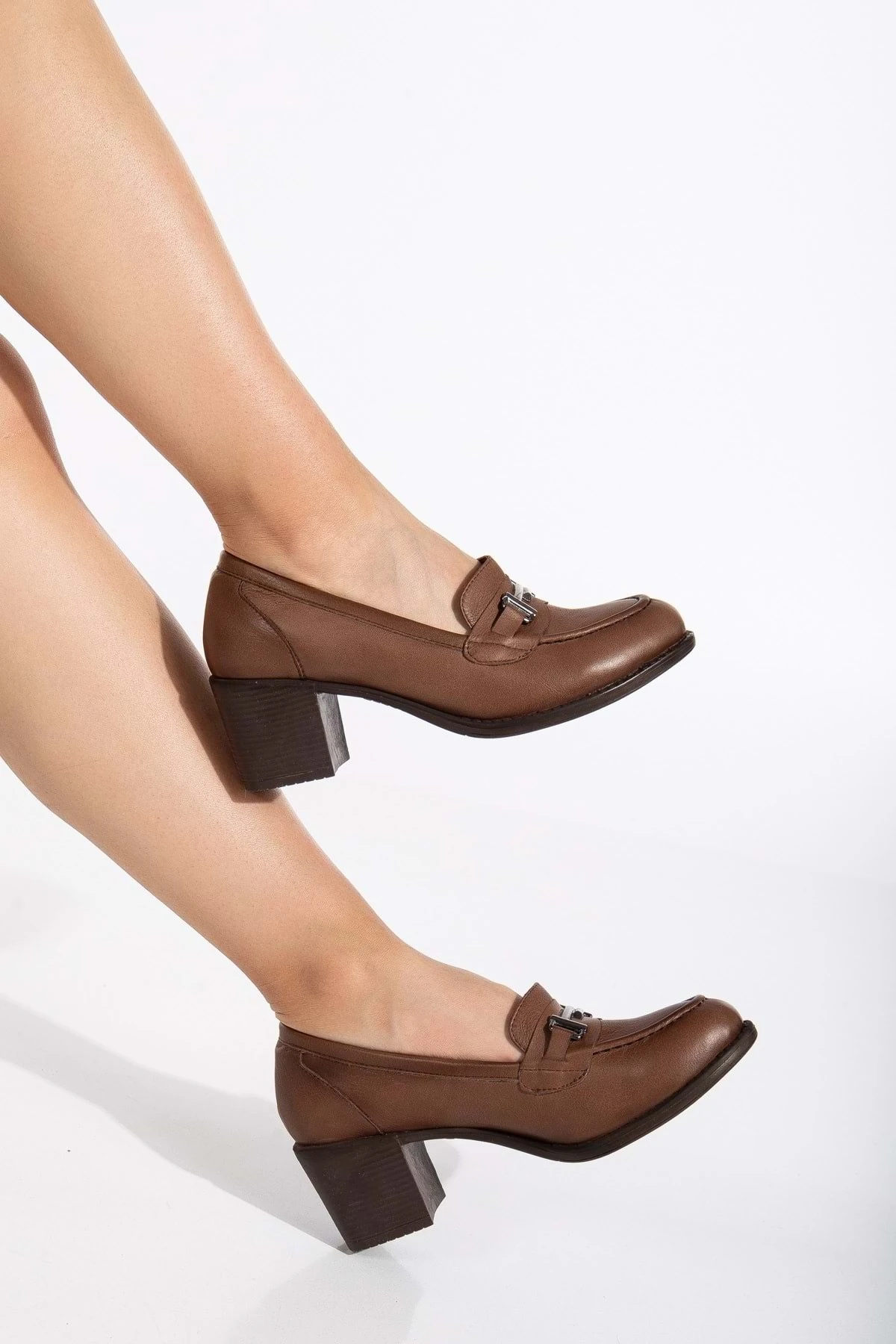 Kadın Hakiki Deri Tokalı Klasik Topuklu Ayakkabı - CEVİZ