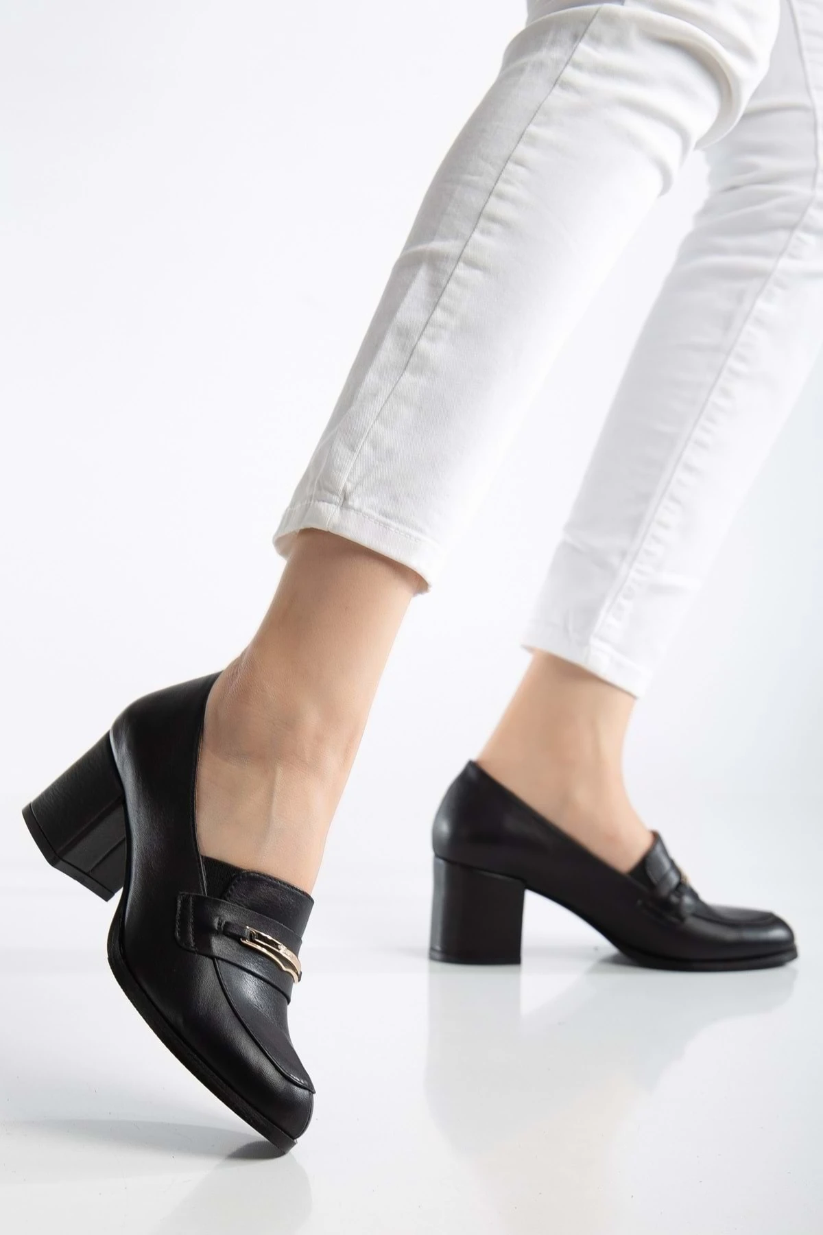 Kadın Hakiki Deri Tokalı Şık Topuklu Ayakkabı