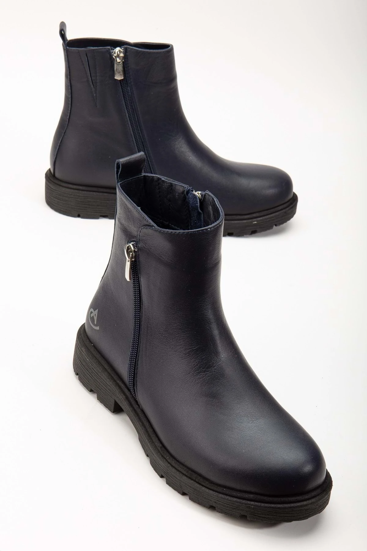 Kadın Hakiki Deri Fermuarlı Bot