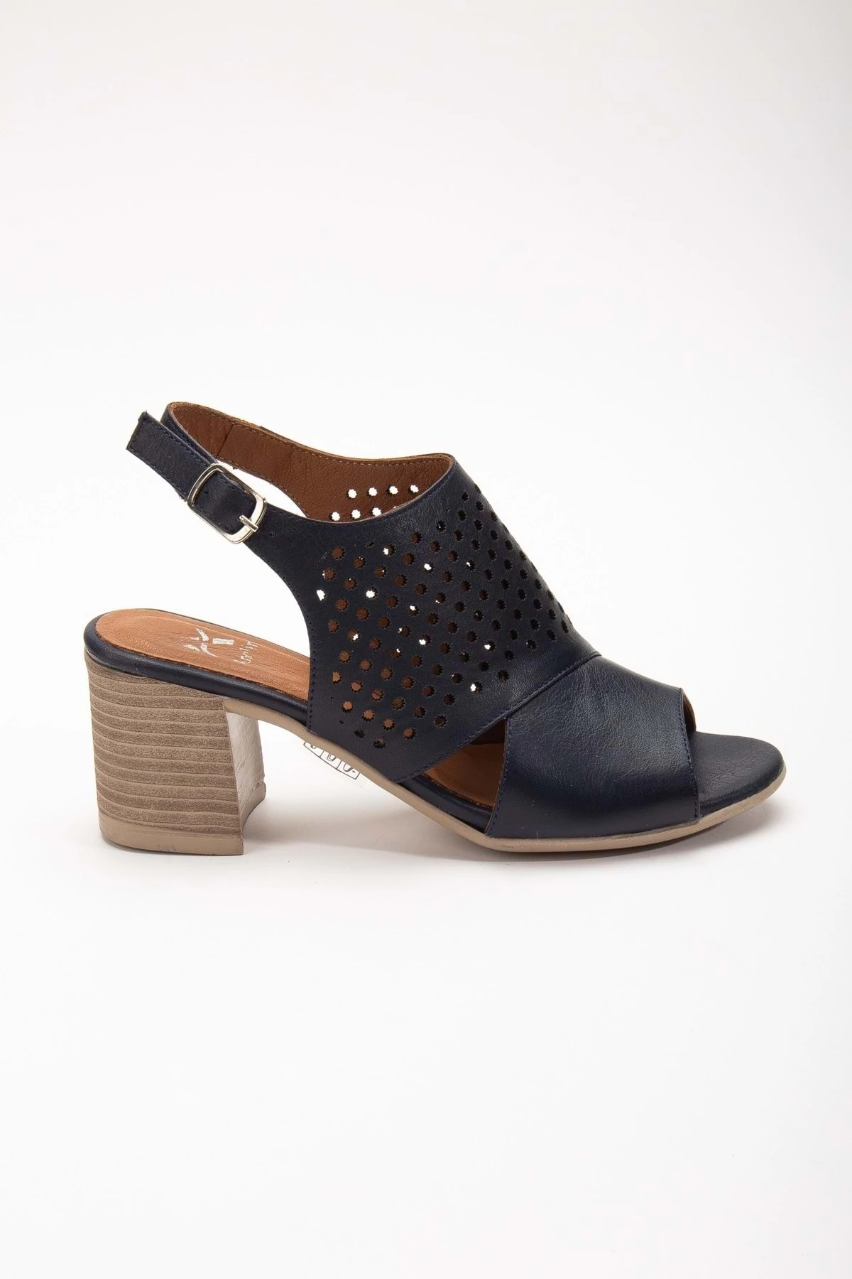 Kadın Hakiki Deri Yazlık Lazerli Topuklu Sandalet