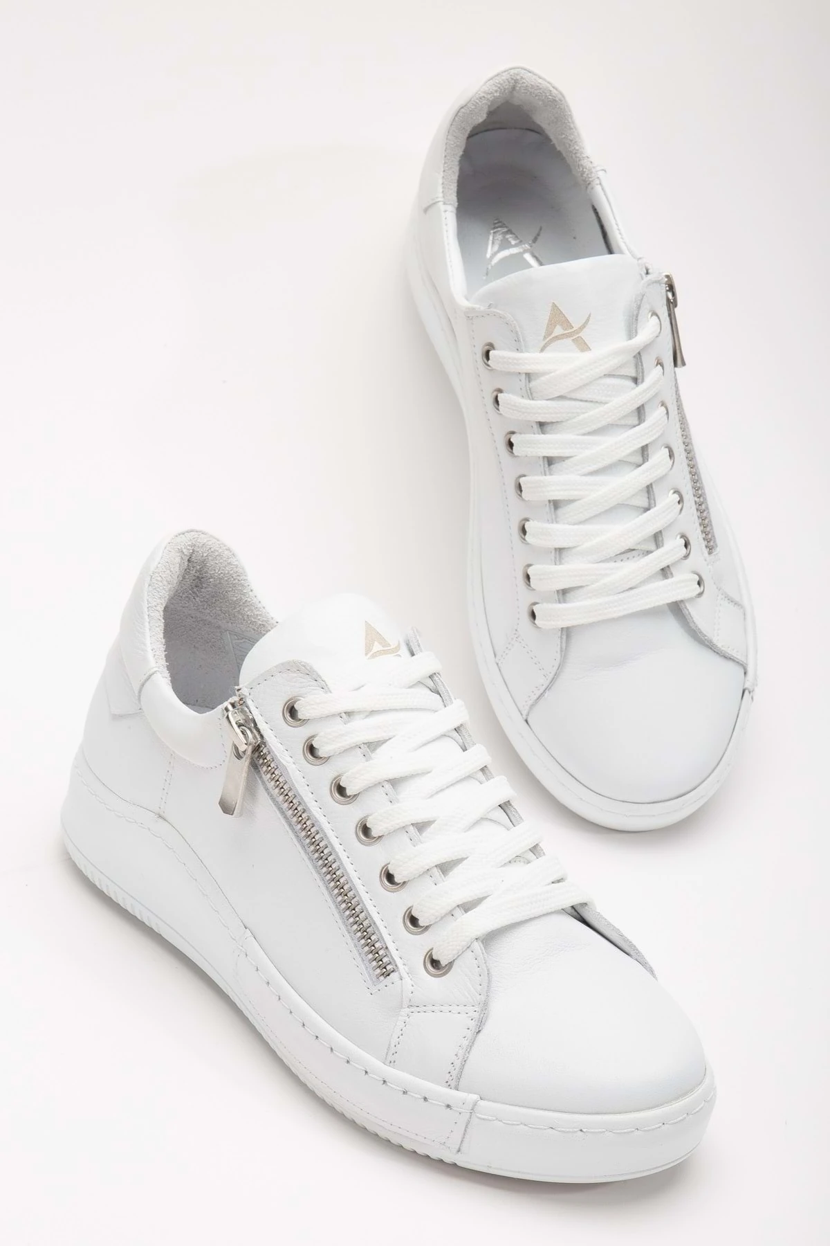Kadın Hakiki Deri Fermuarlı Spor Ayakkabı - BEYAZ