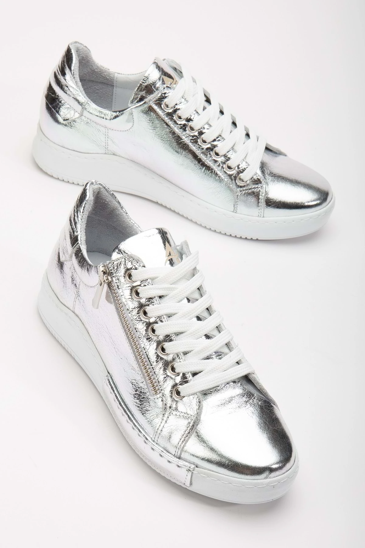 Kadın Hakiki Deri Fermuarlı Spor Ayakkabı - GÜMÜŞ
