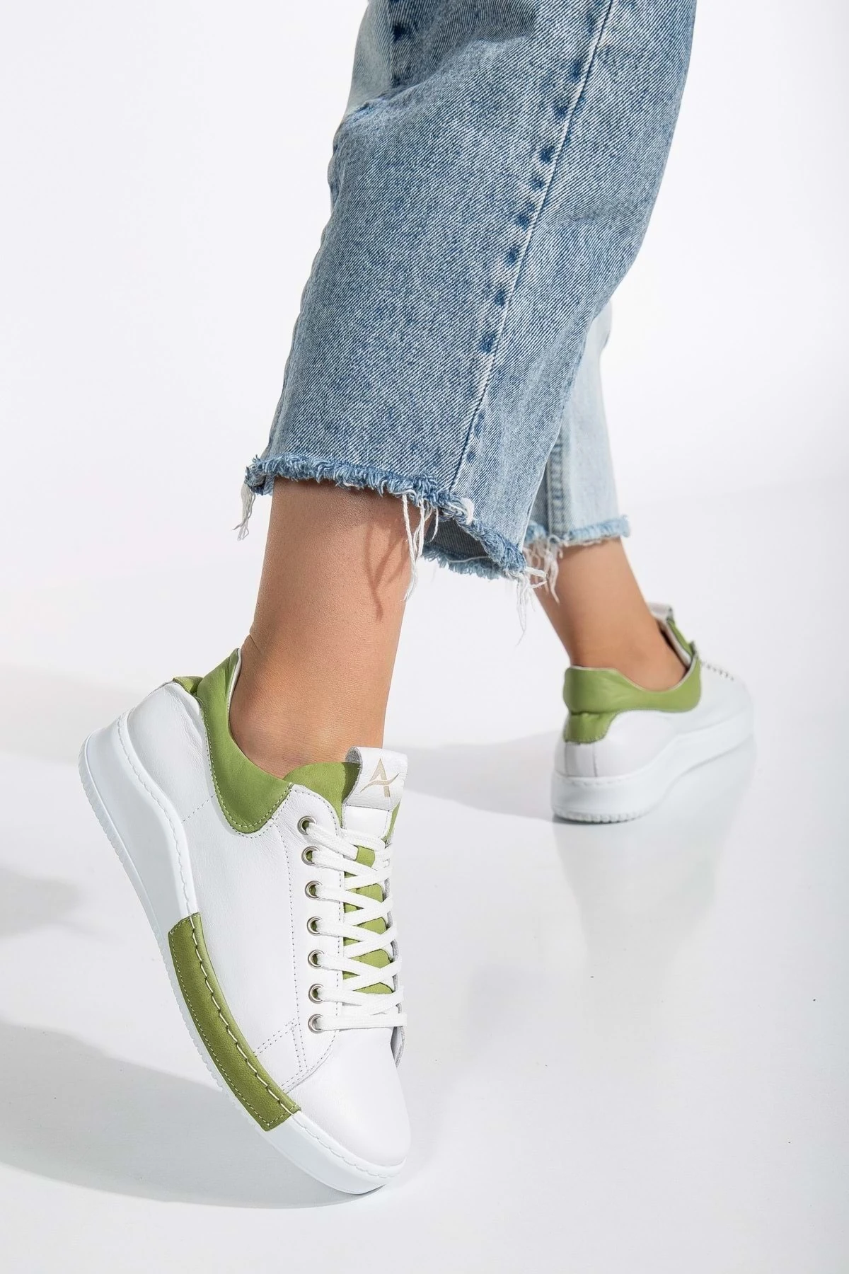 Kadın Hakiki Deri Bağcıklı Spor Ayakkabı - BEYAZ/FISTIK YEŞİLİ