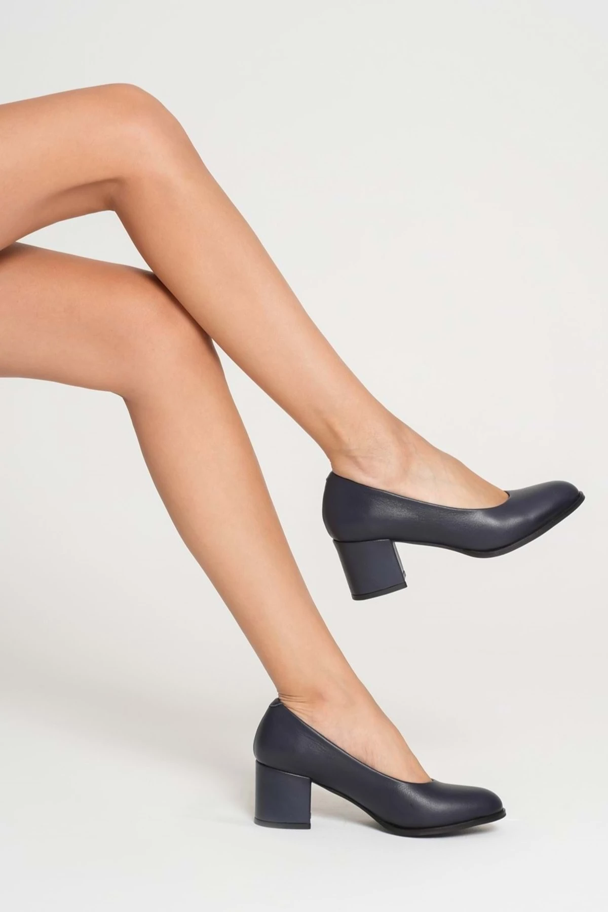 Kadın Hakiki Deri Kalın Topuklu Klasik Ayakkabı