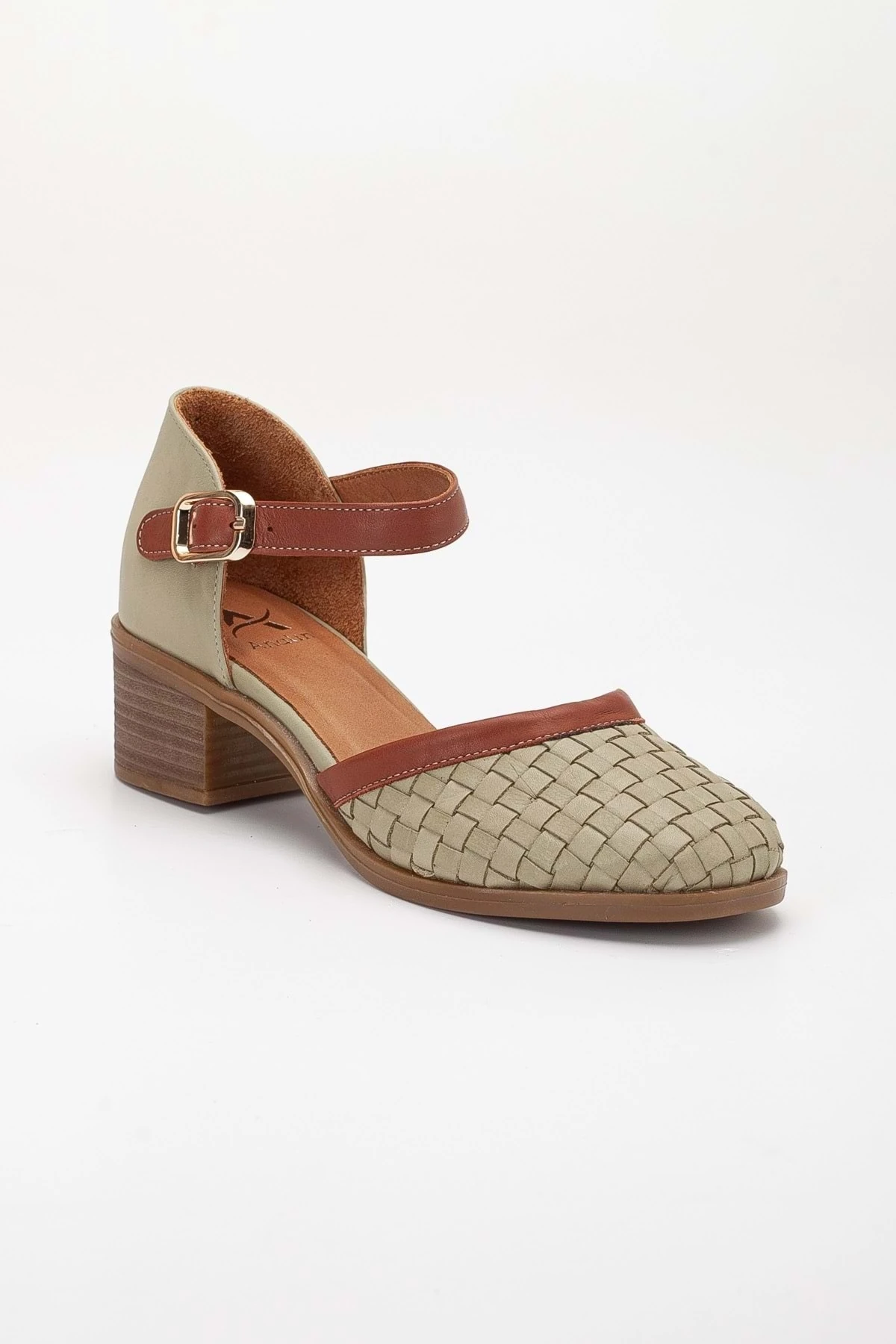 Kadın Hakiki Deri Burnu Kapalı Örgülü Sandalet