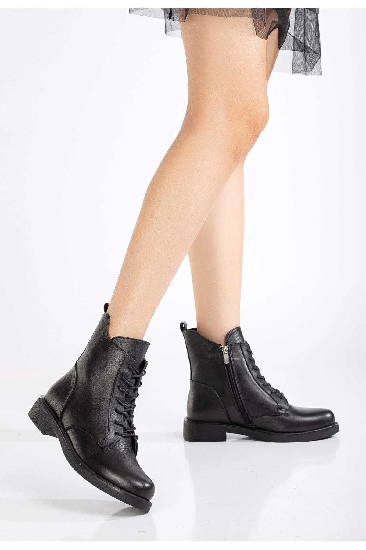 Kadın Hakiki Deri Klasik Bağcıklı Fermuarlı Bot - SİYAH