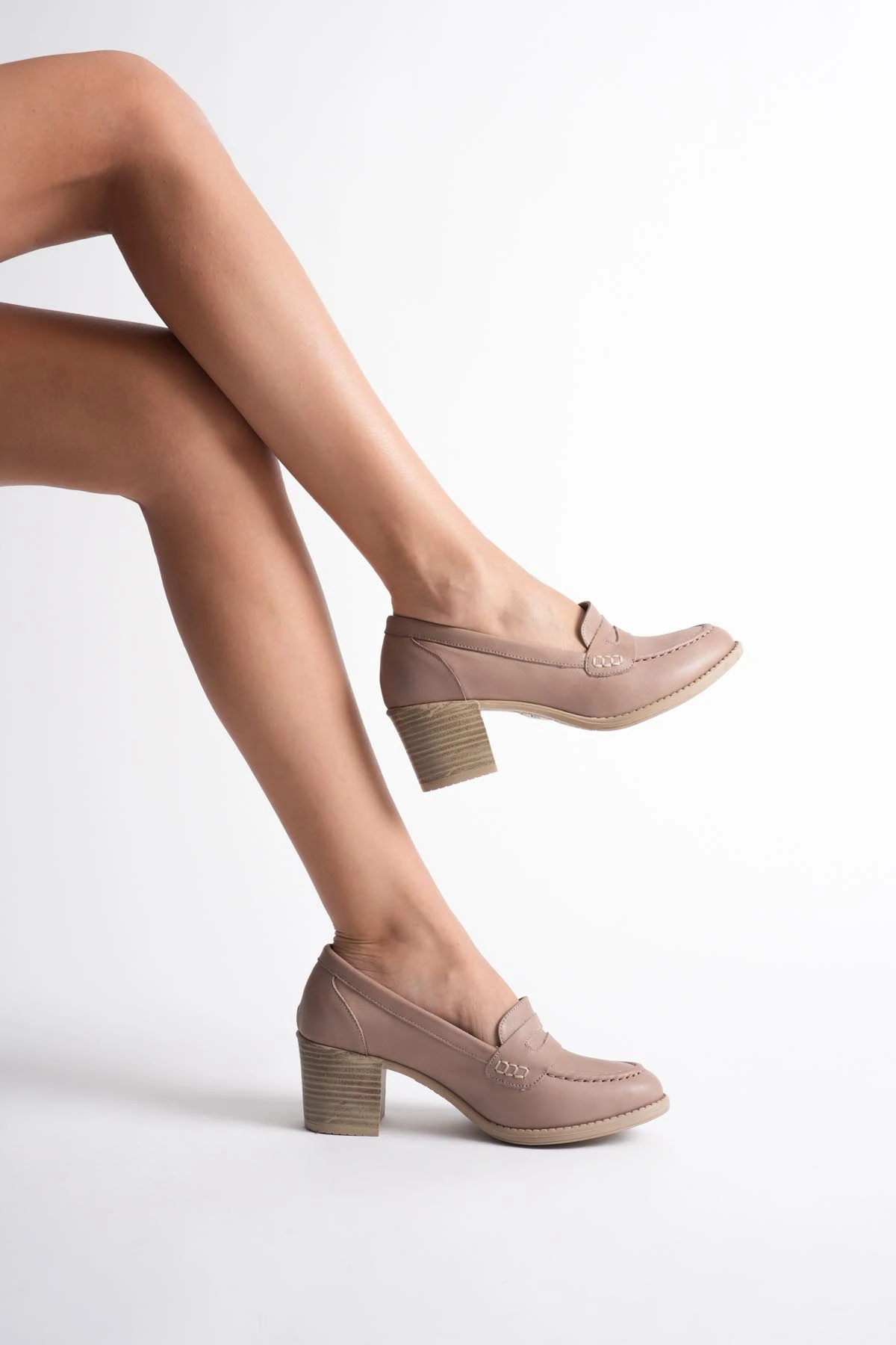 Kadın Hakiki Deri Saraçlı Klasik Topuklu Ayakkabı