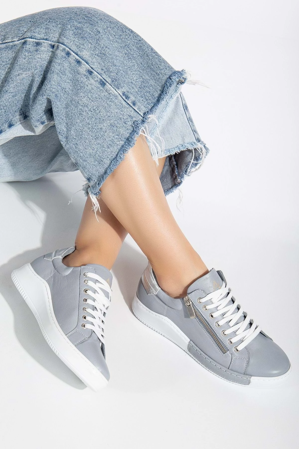 Kadın Hakiki Deri Fermuarlı Spor Ayakkabı - GRİ